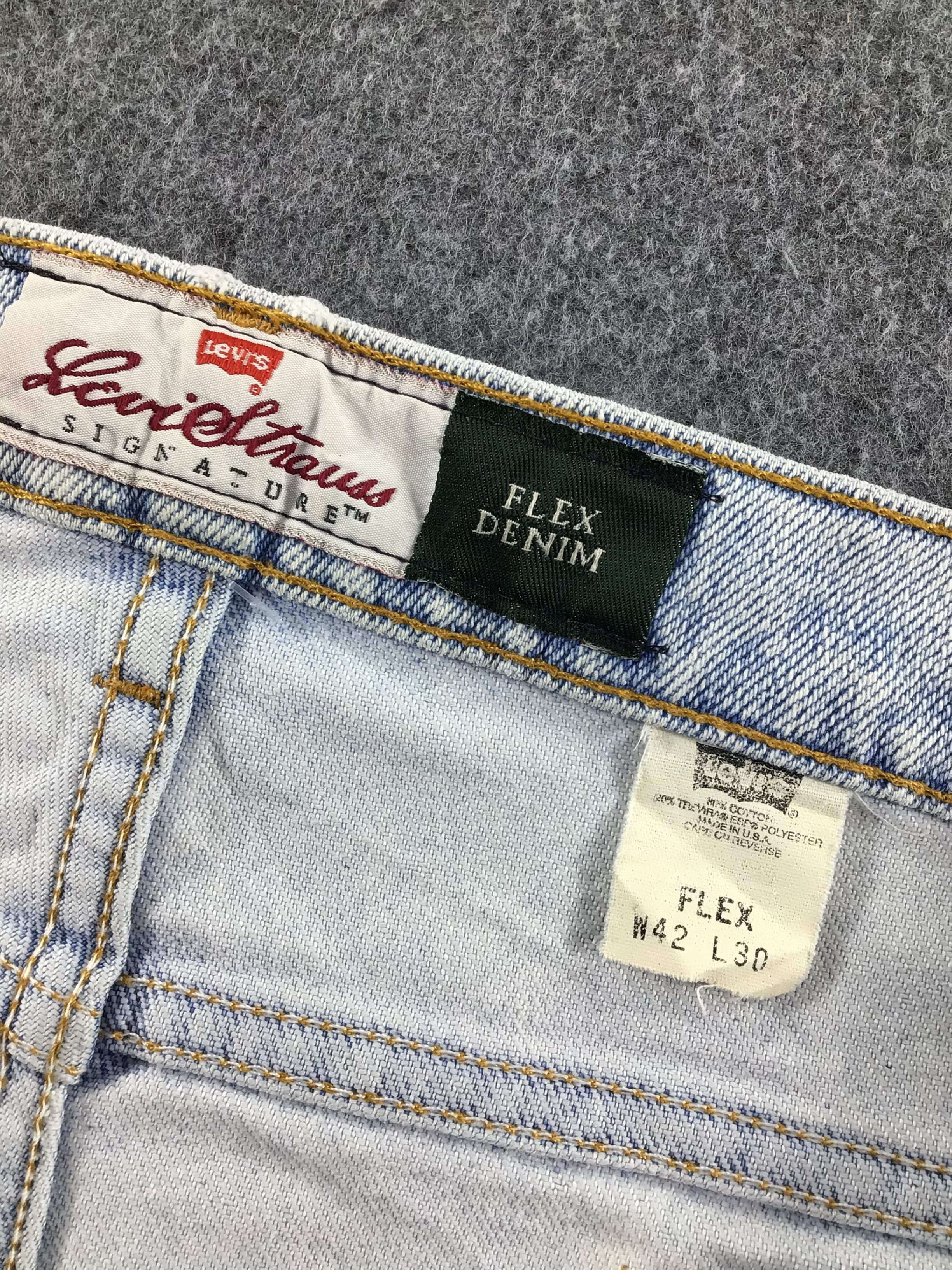 Levi's Vintage Levis 550 Jeans Light Wash Denim -J579 Size US 41 - 9 Thumbnail