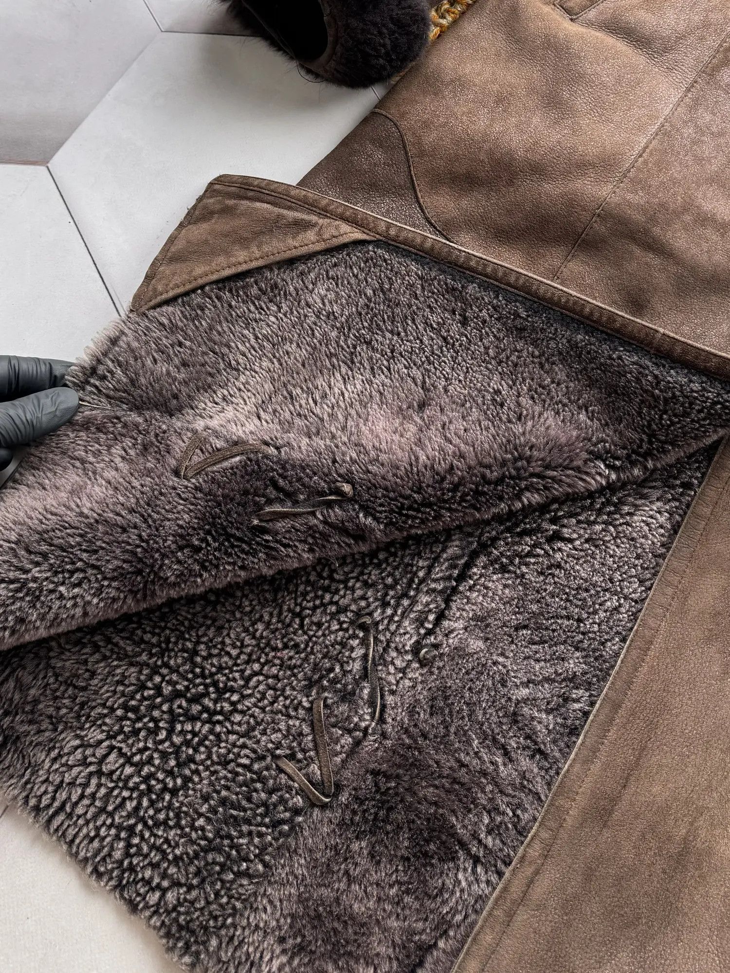 Vintage Vintage Real Sheepskin Coat (E4) Size M / US 6-8 / IT 42-44 - 3 Thumbnail