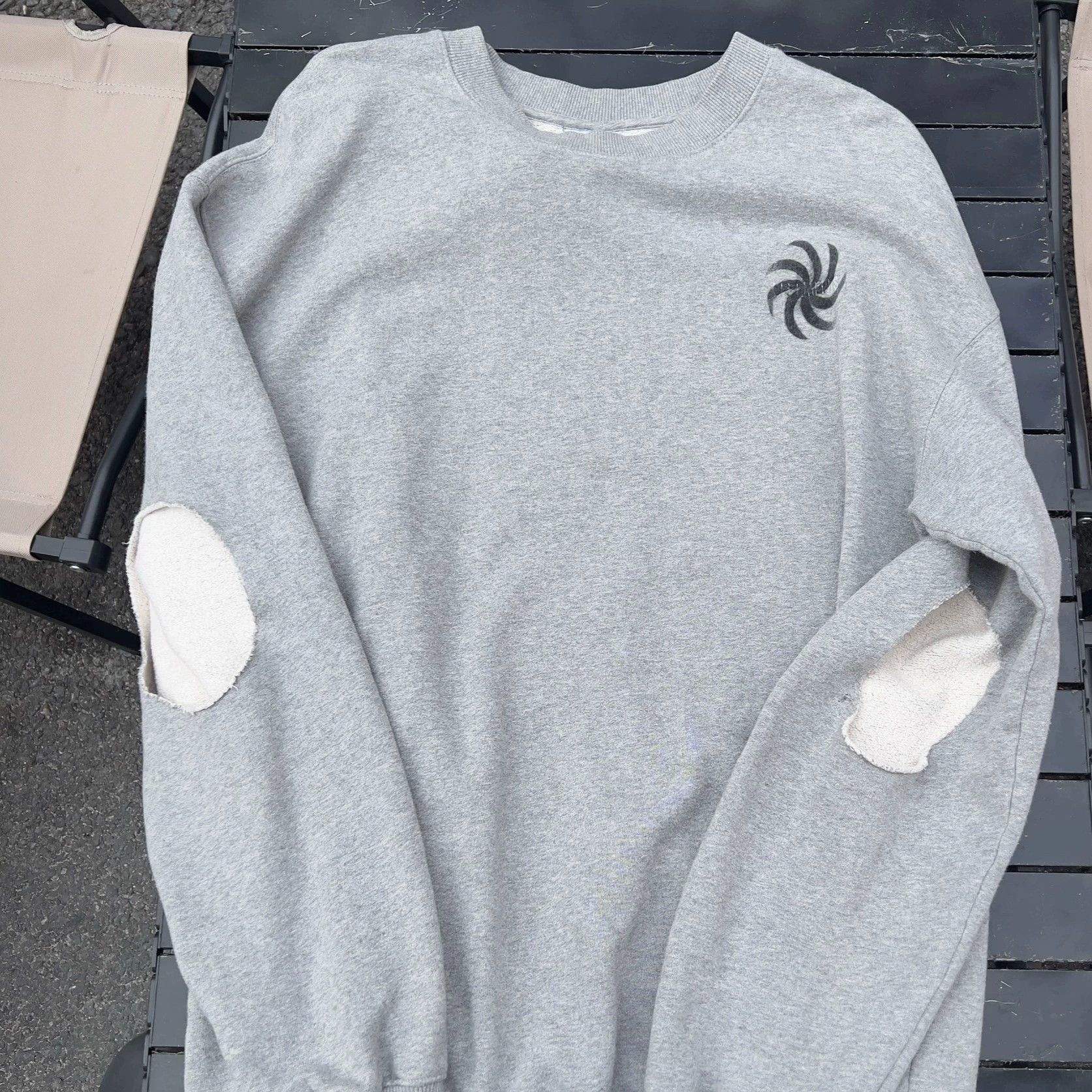 Vetements Vetements 19SS Elbow Hollow Sweatshirt - dmc Size US S / EU 44-46 / 1 - 1 Thumbnail