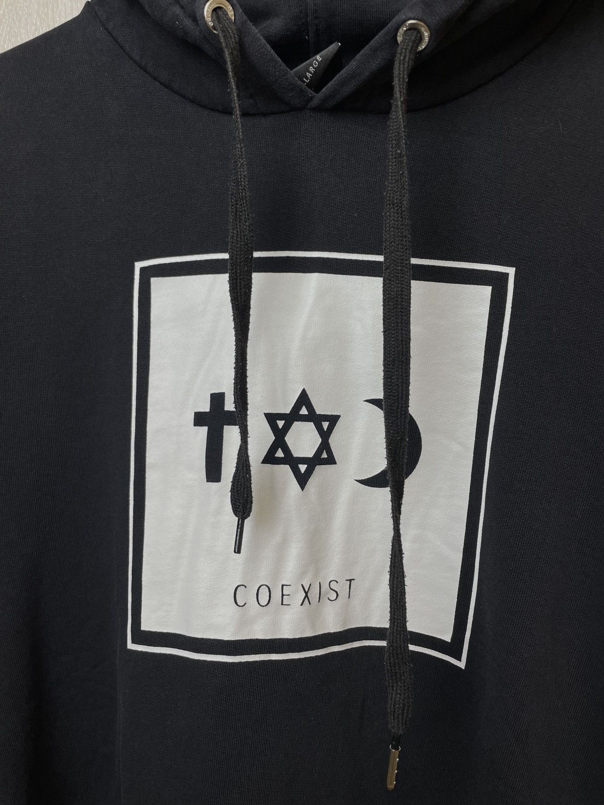 DEFEND PARIS DEFEND PARIS PULLOVER HOODIE SIZE XL BLACK MENS Size US XL / EU 56 / 4 - 5 Thumbnail