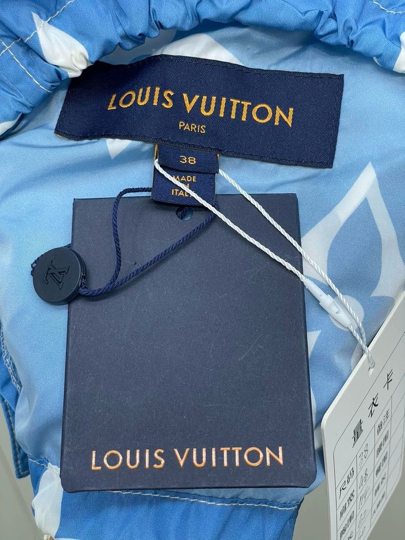 Louis Vuitton Louis Vuitton Blue gradient hooded trench coat with logo an Size XS / US 0-2 / IT 36-38 - 5 Thumbnail