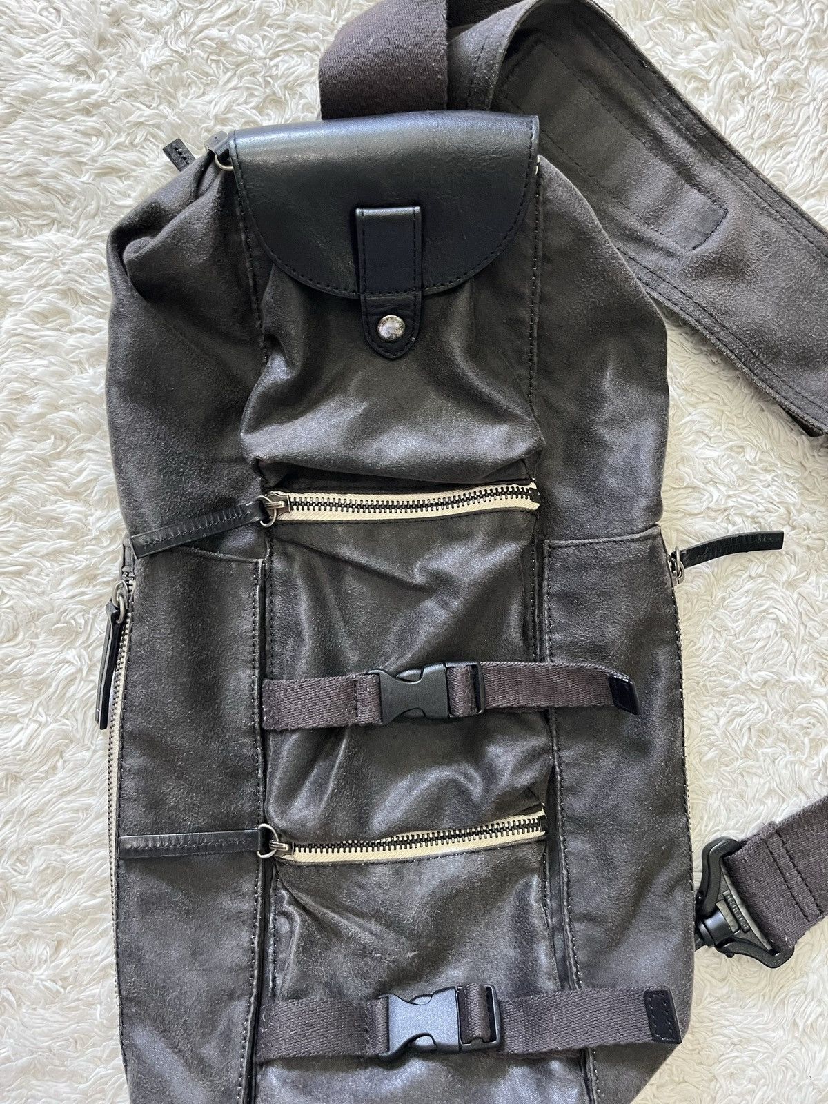 If Six Was Nine art berg "avant garde" mutltipocket utility crossbody bag Size ONE SIZE - 6 Thumbnail