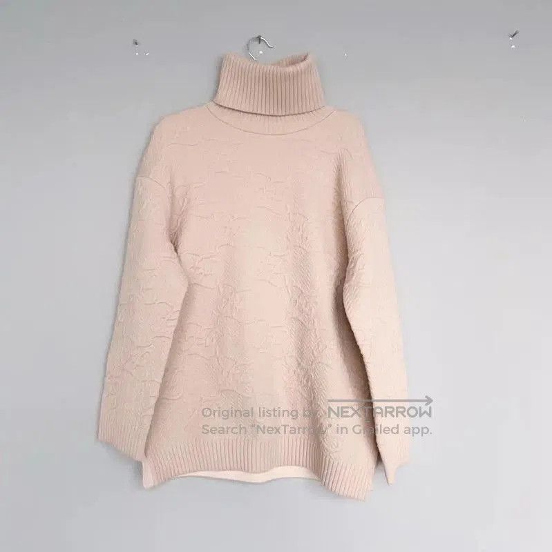 Fendi Fendi Pink Long Sleeve Knit Sweater for Women . Size M / US 6-8 / IT 42-44 - 1 Thumbnail