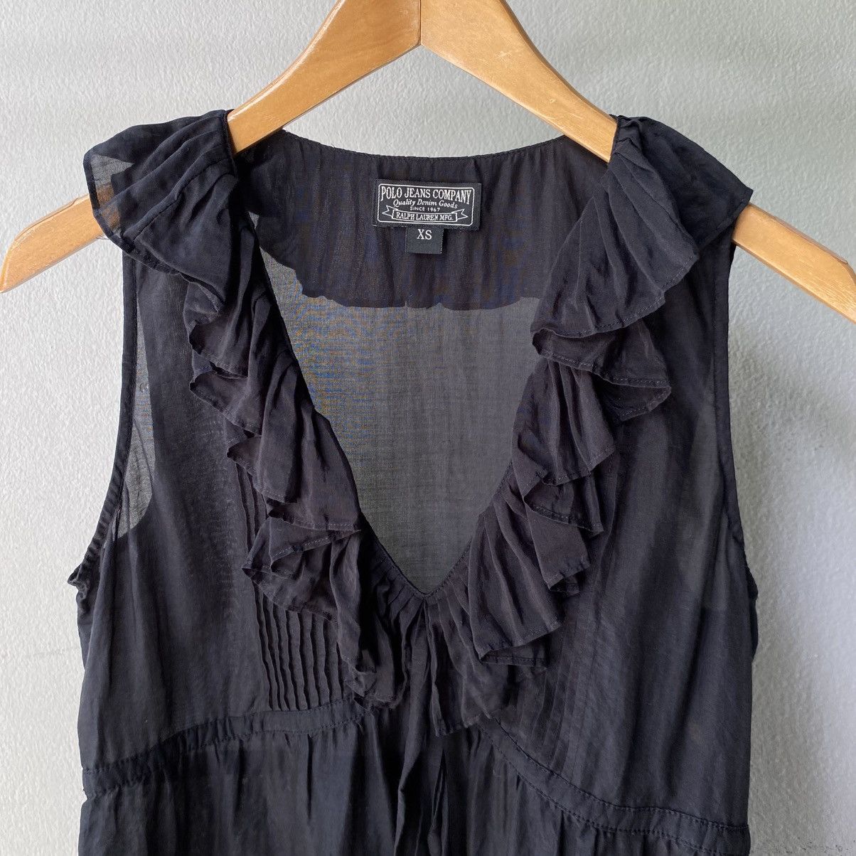 Polo Ralph Lauren Polo Black Sleeveless Ruffle V-Neck Blouse Size XS / US 0-2 / IT 36-38 - 8 Thumbnail