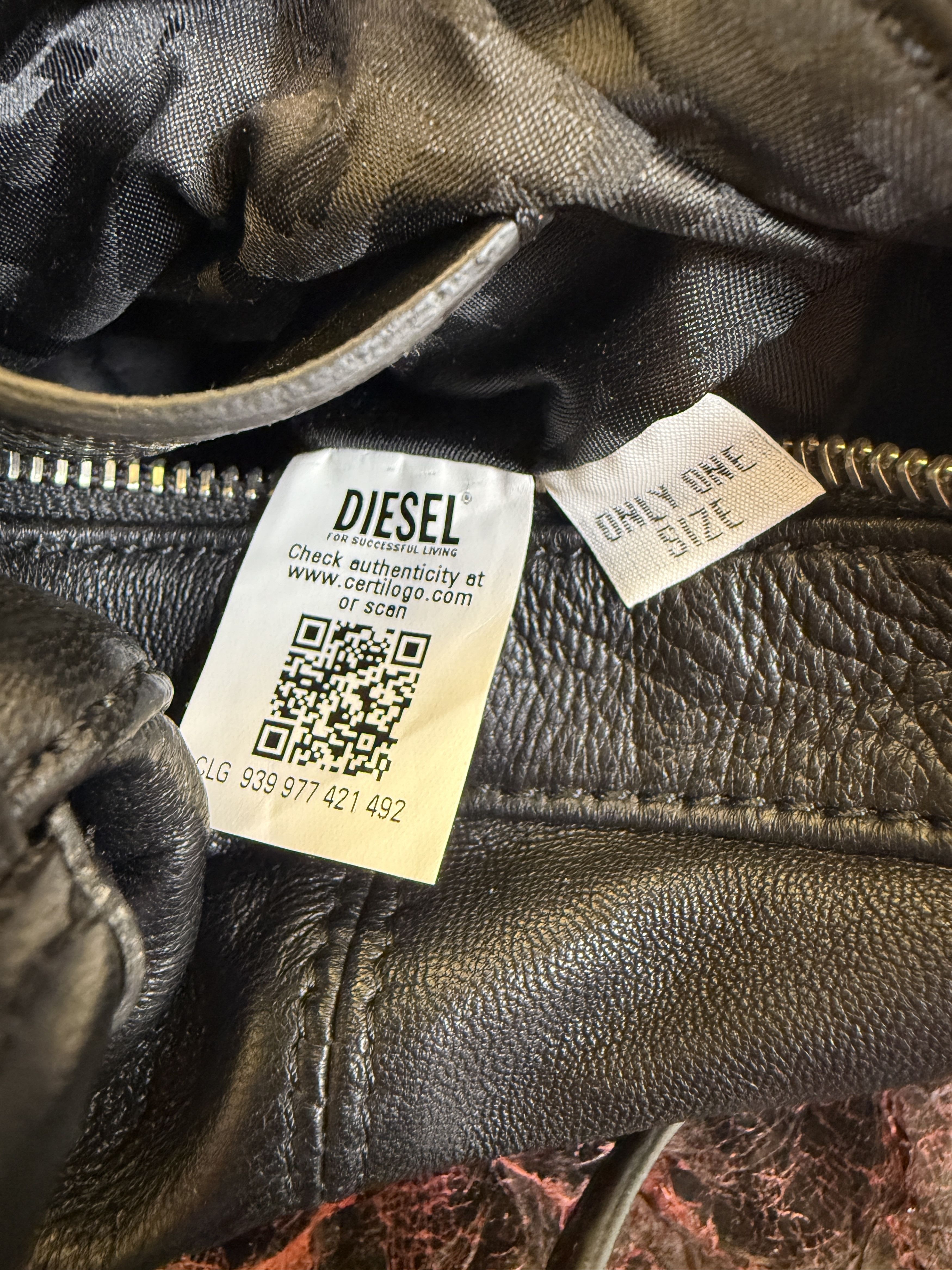 Diesel $875 Diesel D-Vina Bag purse Size ONE SIZE - 8 Thumbnail