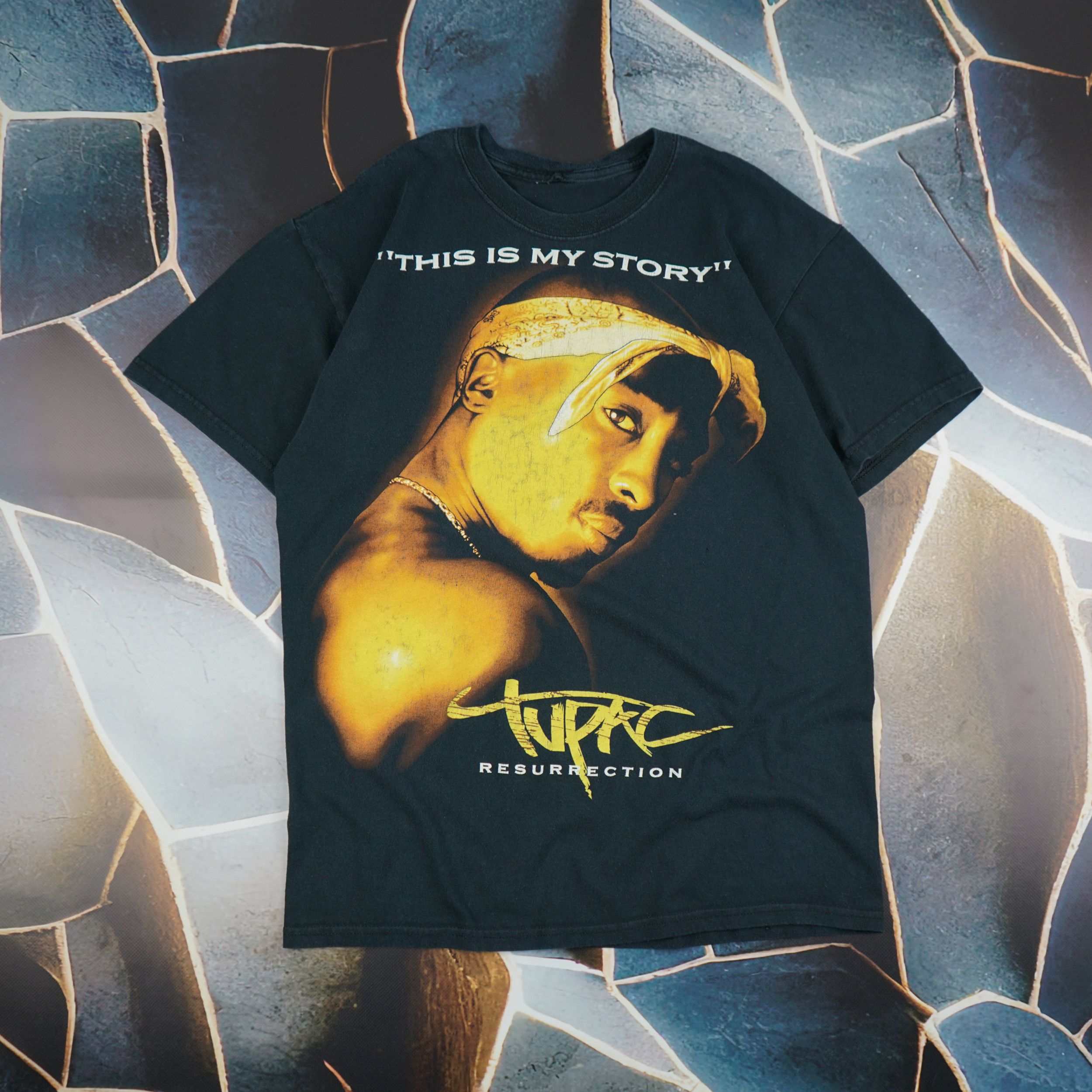 Band Tees × Rap Tees × Vintage Vintage 2000s 2pac Tupac Shakur Resurrection T-Shirt Size US S / EU 44-46 / 1 - 1 Thumbnail