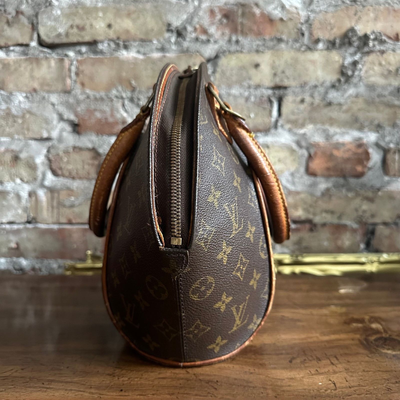Louis Vuitton Vintage Louis Vuitton 1997 Monogram Ellipse PM Bag Size ONE SIZE - 4 Thumbnail