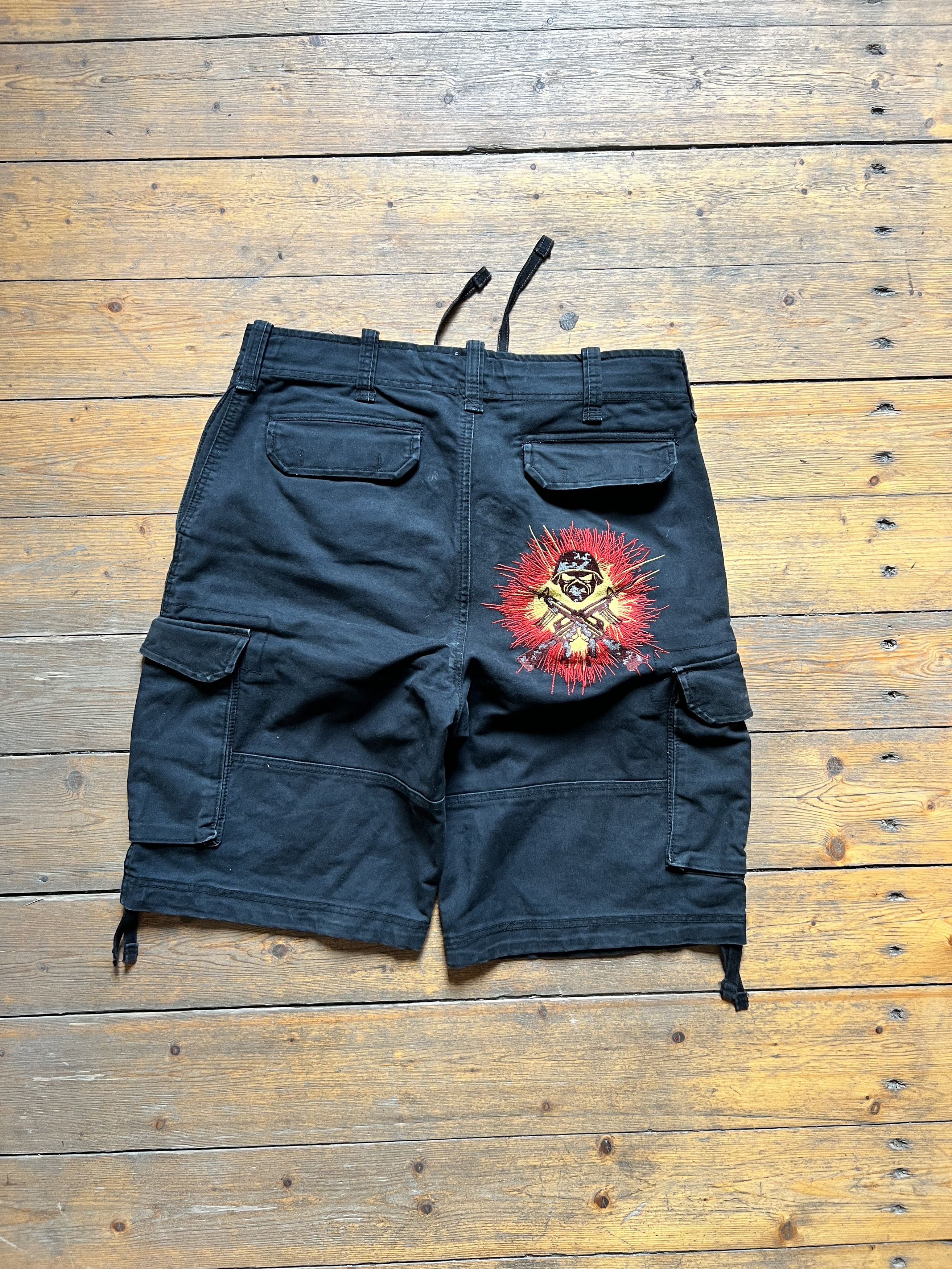Band Tees Iron Maiden M16 Rifle Skull Heavy Rare Shorts 2008 SurPlus Size US 32 / EU 48 - 4 Thumbnail