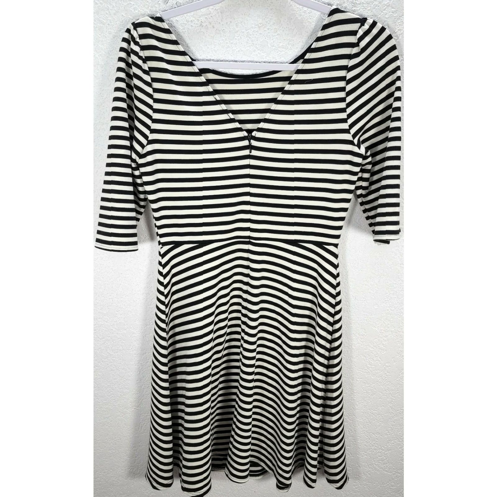 Vintage Fury Women's Cream & Black Stripe Open Back Flare Dress Shirt Dress S-M Black Womens Stripe Open Back Flare Dress Cotton Blend Size S / US 4 / IT 40 - 3 Thumbnail