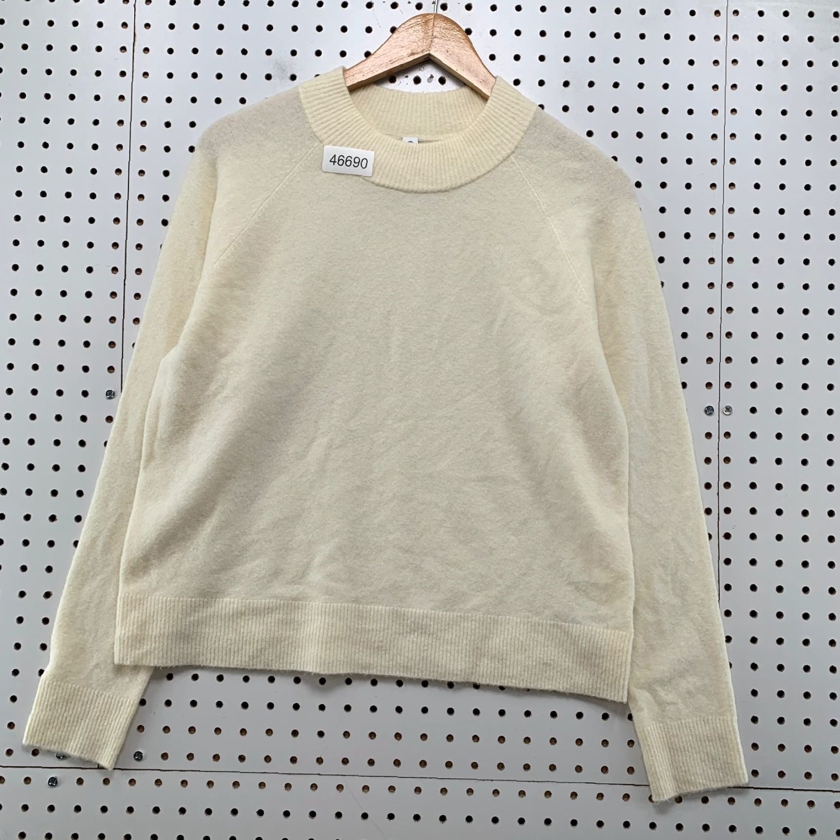 Athleta Athleta Wool Sweater Womens XS Cream Lightweight Long Sleeve Crew Neck Pullover Casual Winter Fall Spring Womens XS Cream Lightweight Wool Sweater Size XS / US 0-2 / IT 36-38 - 2 Thumbnail