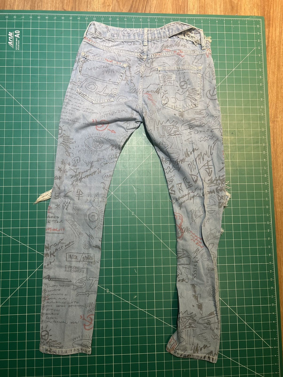 Topman Topman graffiti ripped jeans Size US 32 / EU 48 - 3 Thumbnail