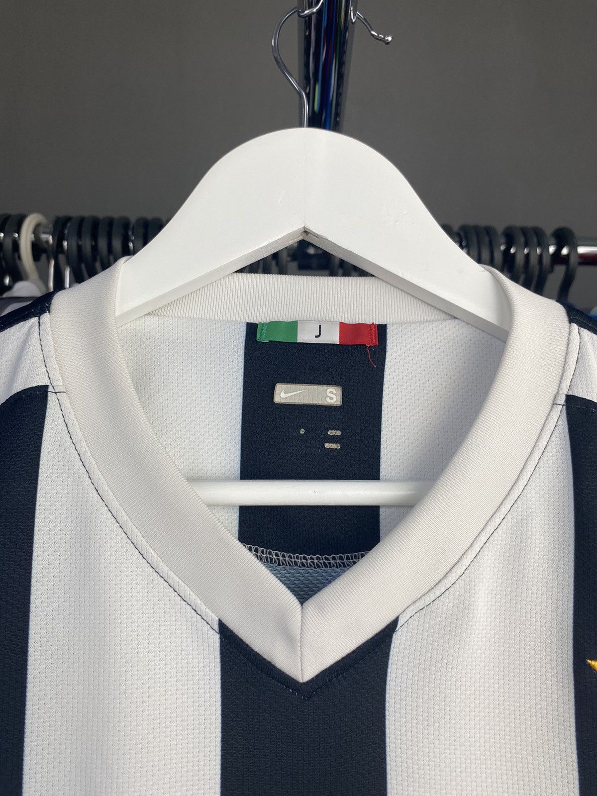 Nike 2009/10 NIKE JUVENTUS HOME SOCCER FOOTBALL JERSEY SHIRT Size US S / EU 44-46 / 1 - 5 Thumbnail