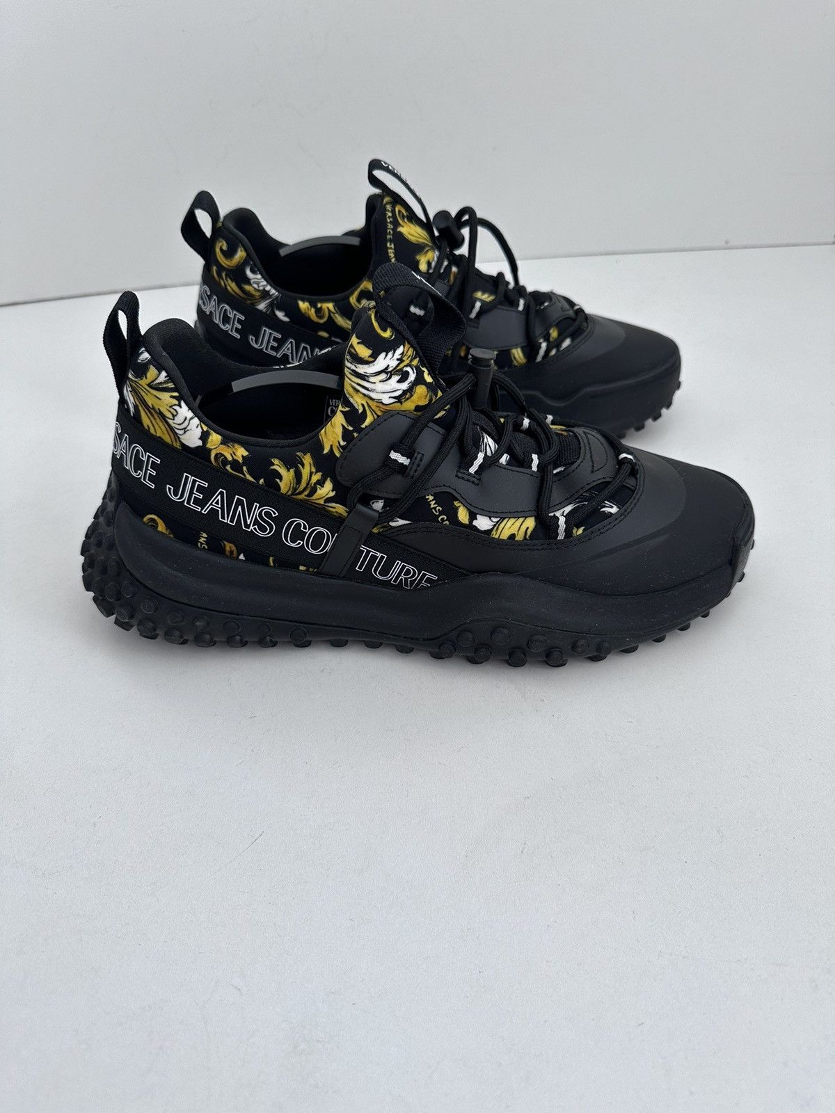 Versace Jeans Couture Versace Jeans Couture OUTLINE BAROCCO HYBER SNEAKERS US8.5 Size US 8.5 / EU 41-42 - 3 Thumbnail