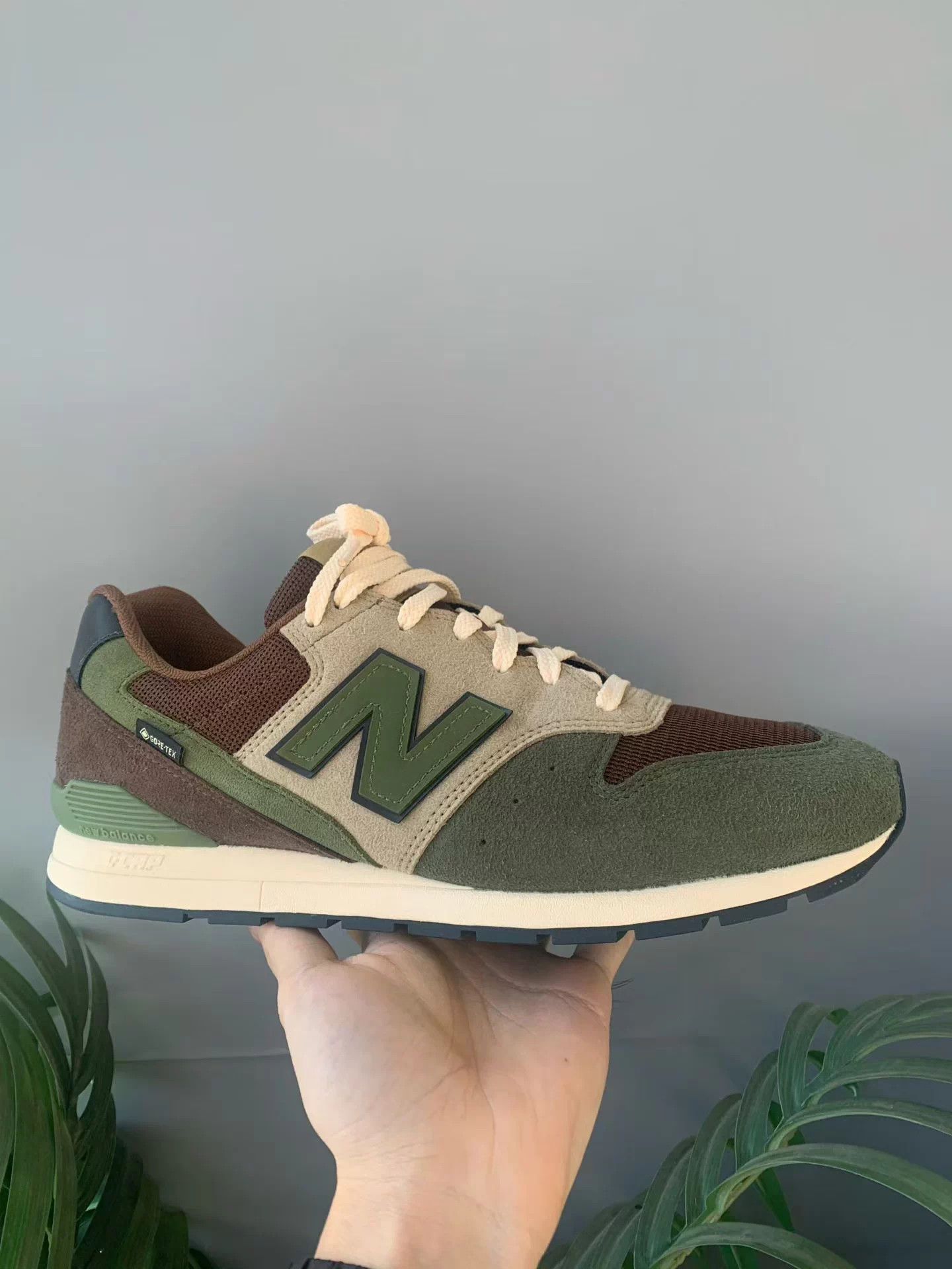 New Balance Beams nb996 gtx Green Brown 44 worn once Size US 11 / EU 44 - 1 Thumbnail