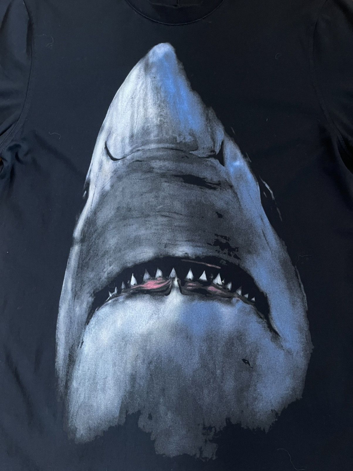 Givenchy Ricardo Tisci Givenchy SS17 Shark t-shirt Size US S / EU 44-46 / 1 - 2 Thumbnail