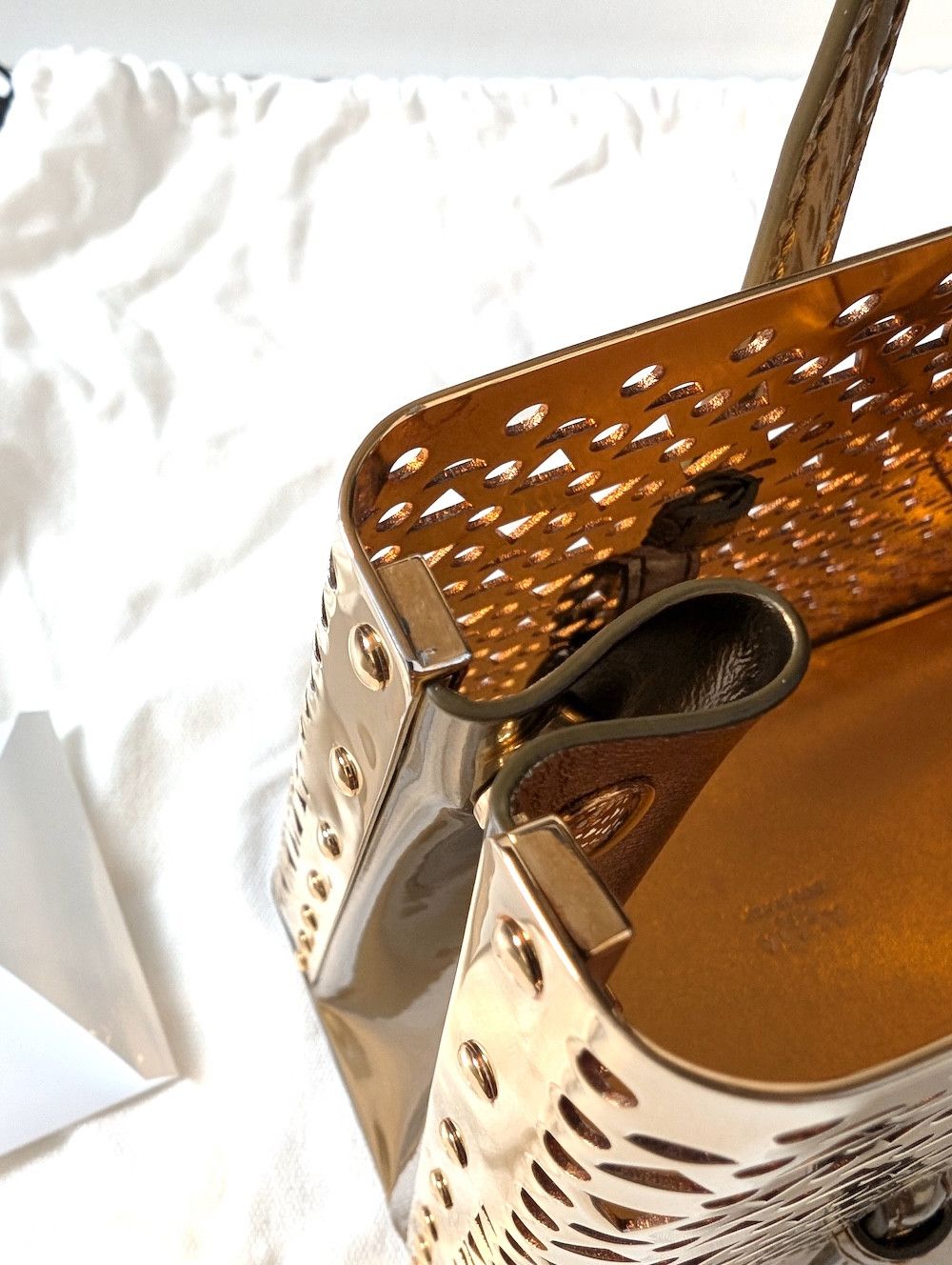 Alaia *NEW* SMALL MINA 20 METAL & LEATHER GOLD BAG Size ONE SIZE - 16 Thumbnail