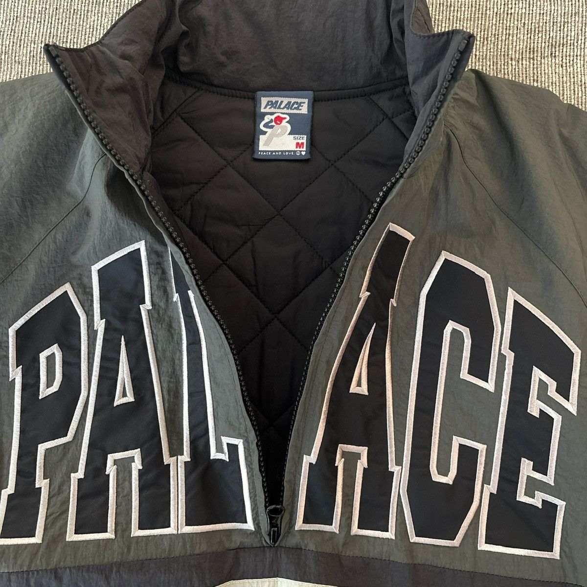 Palace Palace BREAKOUT HALF ZIP BOMBER BLACK / SILVER Size US M / EU 48-50 / 2 - 2 Thumbnail