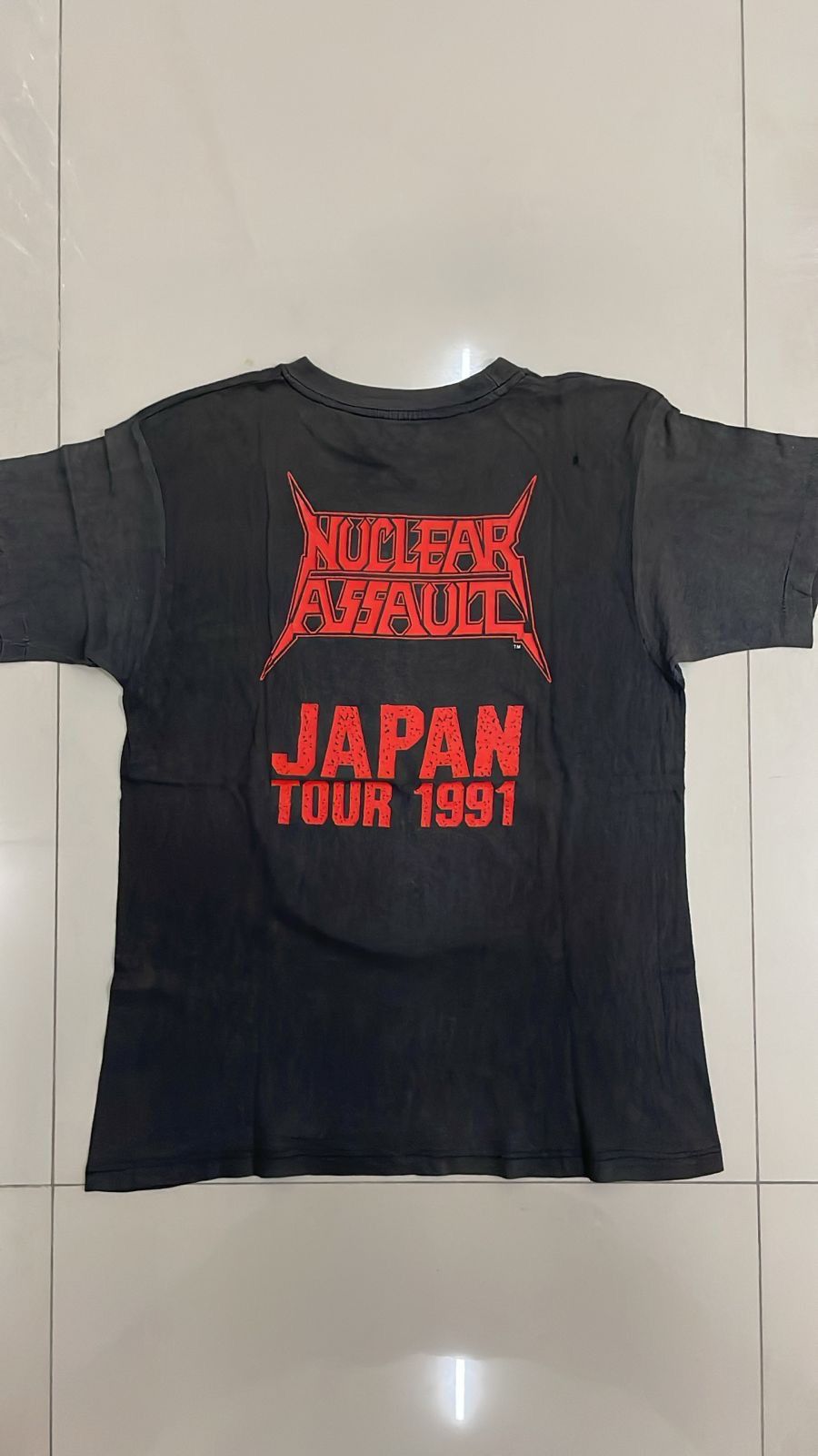 Band Tees Vintage Nuclear Assault Handle with care tour trash metal Size US L / EU 52-54 / 3 - 2 Thumbnail