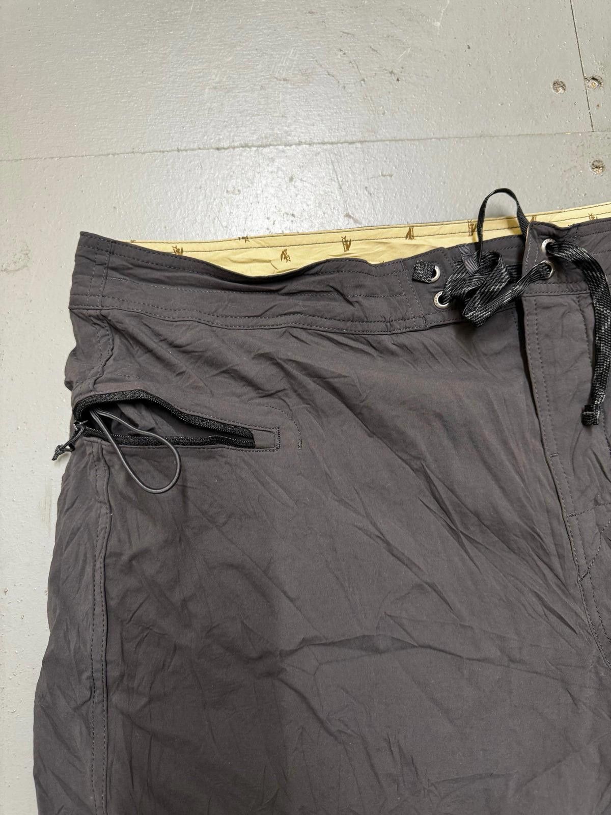 Patagonia Patagonia Men's Black Board Shorts Size US 36 / EU 52 - 3 Thumbnail