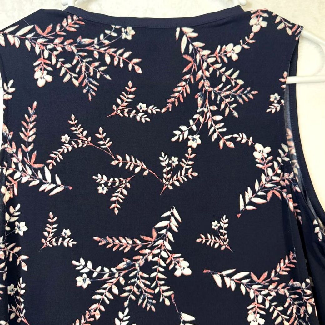 Banana Republic Banana Republic Women's Black Floral Sleeveless Pullover Blouse Sz S Size S / US 4 / IT 40 - 6 Thumbnail