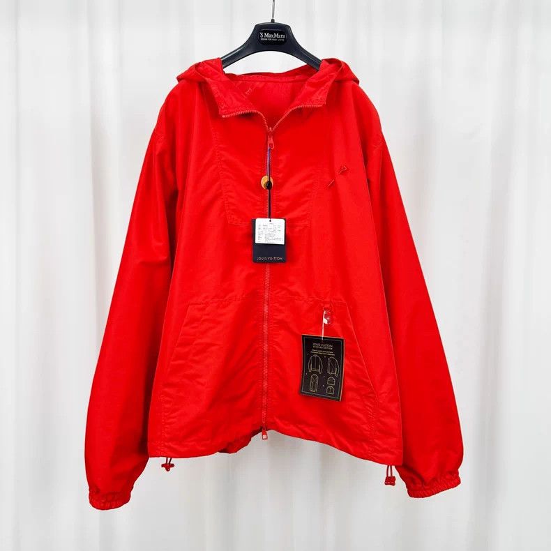 Louis Vuitton Louis Vuitton Red double-sided presbyopic full print tag a Size US XXL / EU 58 / 5 - 1 Thumbnail
