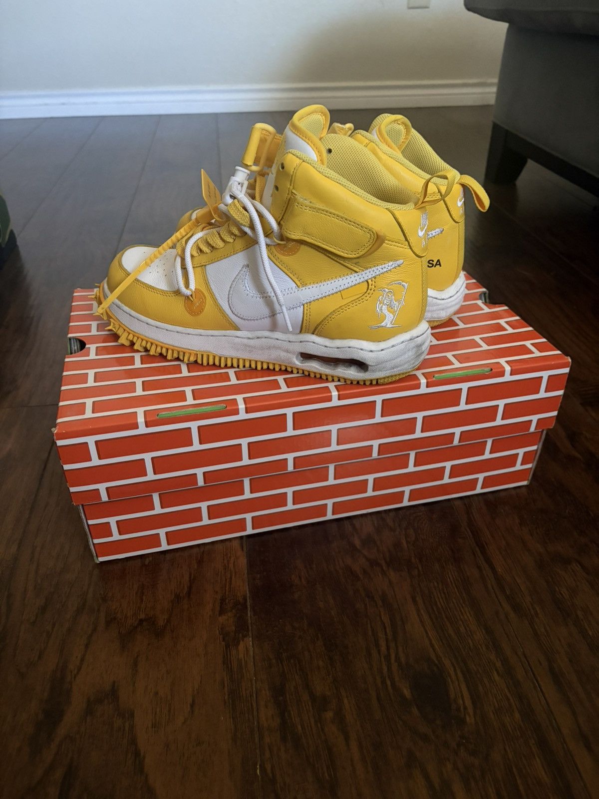 Off-White Off white forces yellow 9.5 Size US 9.5 / EU 42-43 - 3 Thumbnail
