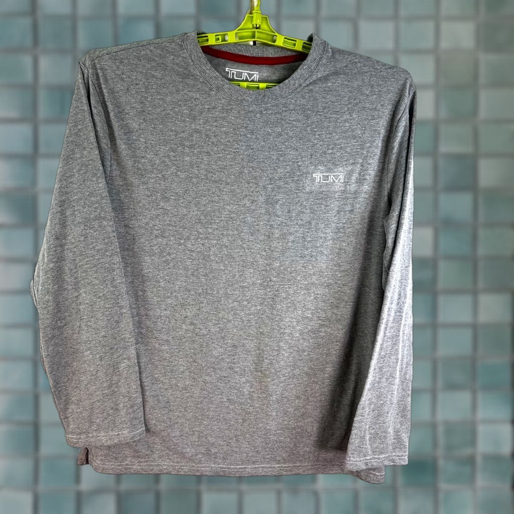 Tumi TUMI Mens T-Shirt Long Sleeve Shirt Regular Size L Gray Crew Neck Logo All Seasons Lightweight Knit Cotton Polyester Blend Size US L / EU 52-54 / 3 - 1 Thumbnail