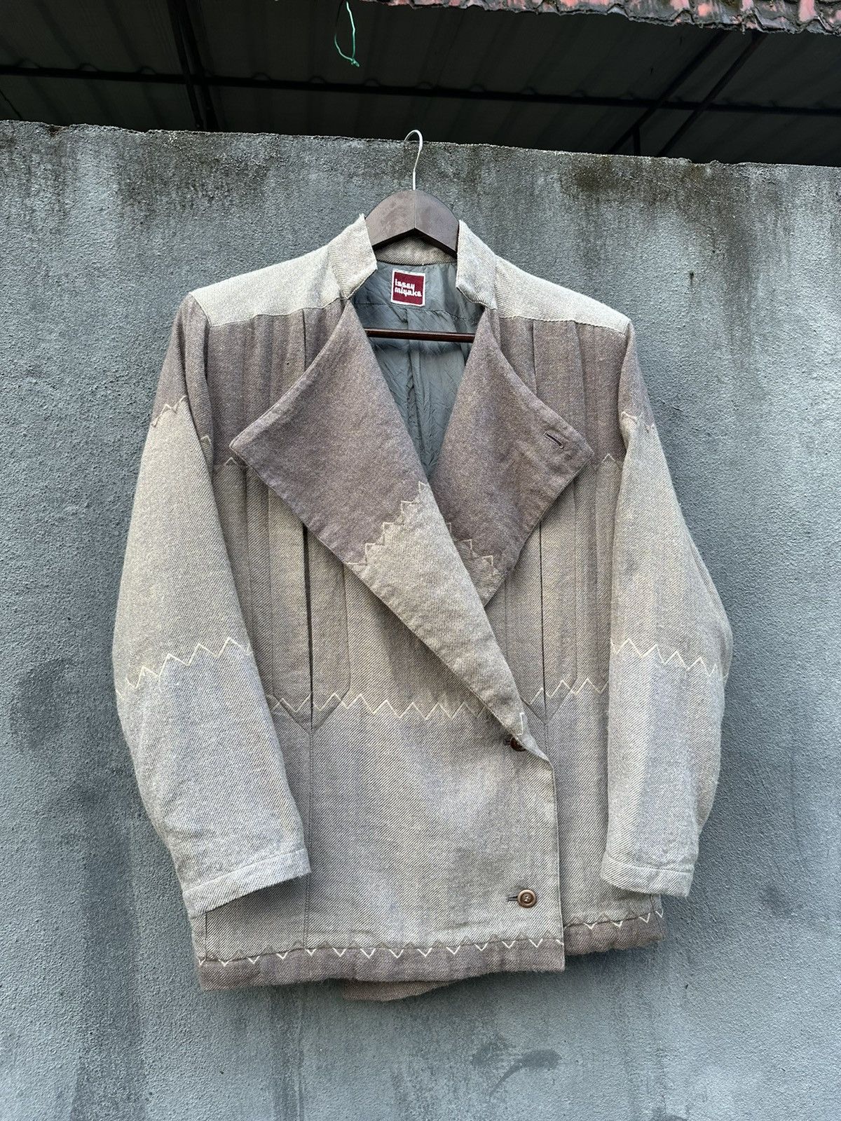 Issey Miyake Vintage Issey Miyake Double Breasted Wool Jacket (Woman) Size US M / EU 48-50 / 2 - 12 Thumbnail