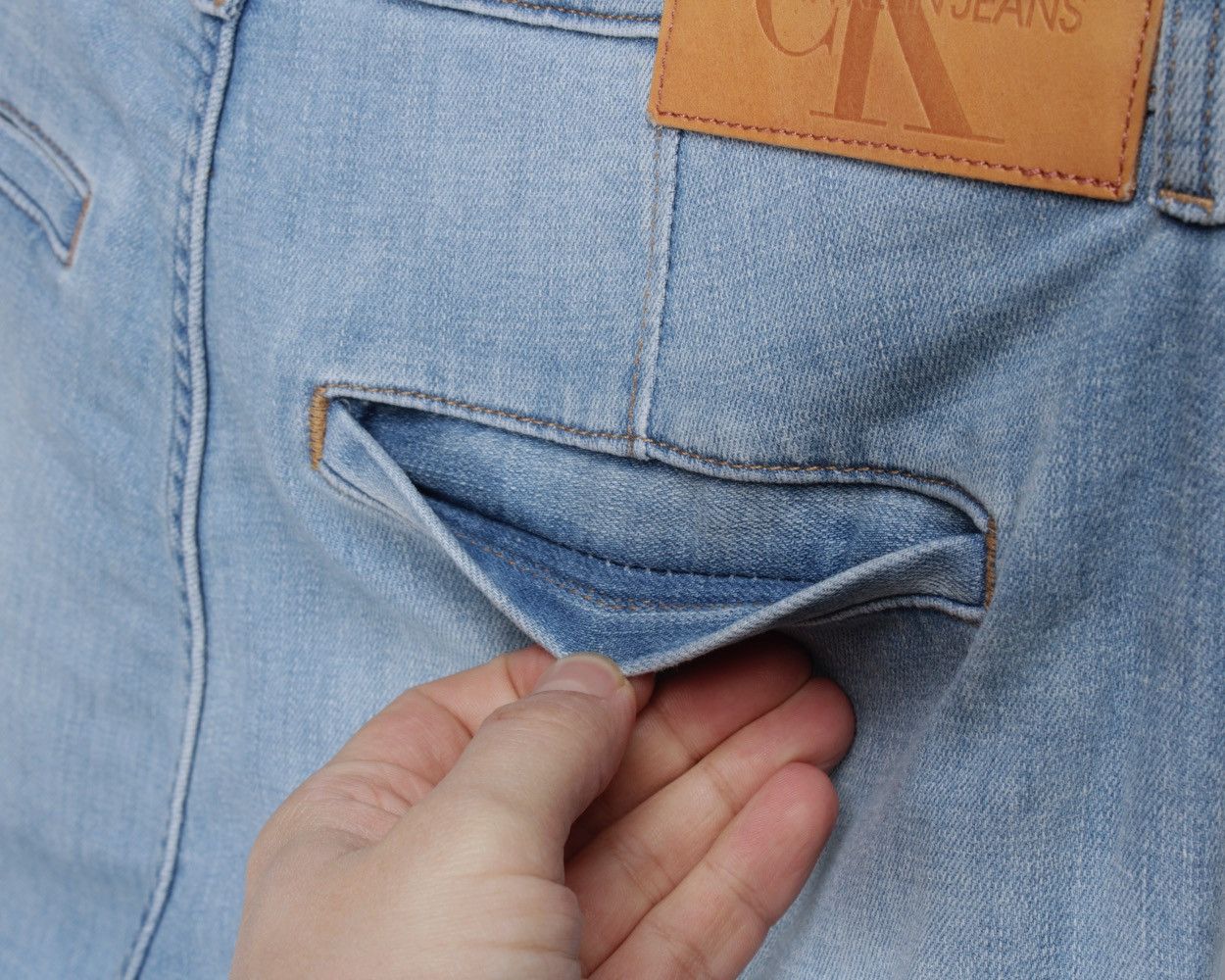 Calvin Klein × Designer Calvin Klein Jeans Light Blue Slim Taper Chino Style Jeans Size US 32 / EU 48 - 7 Thumbnail