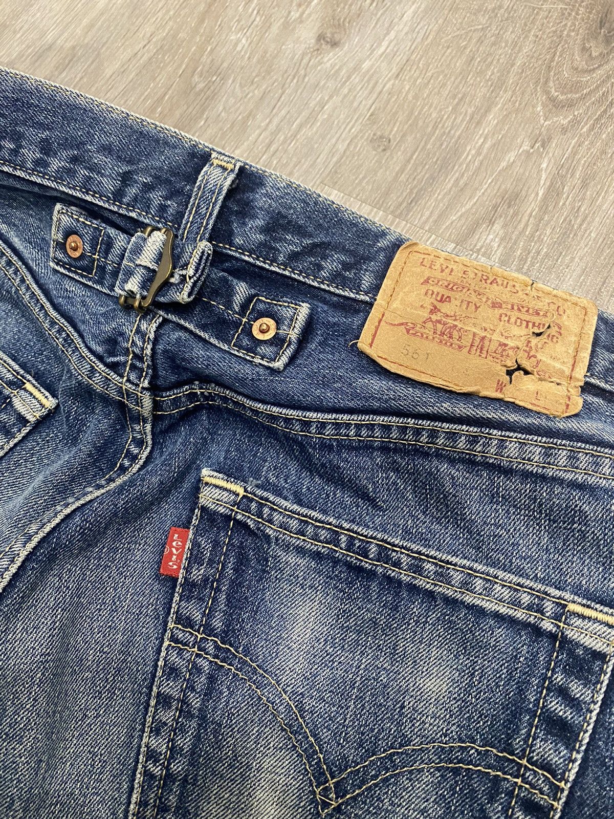 Levi's Very Rare 90s Levi’s 561 04 Cinch Buckle Back Denim Jeans Size US 32 / EU 48 - 6 Thumbnail