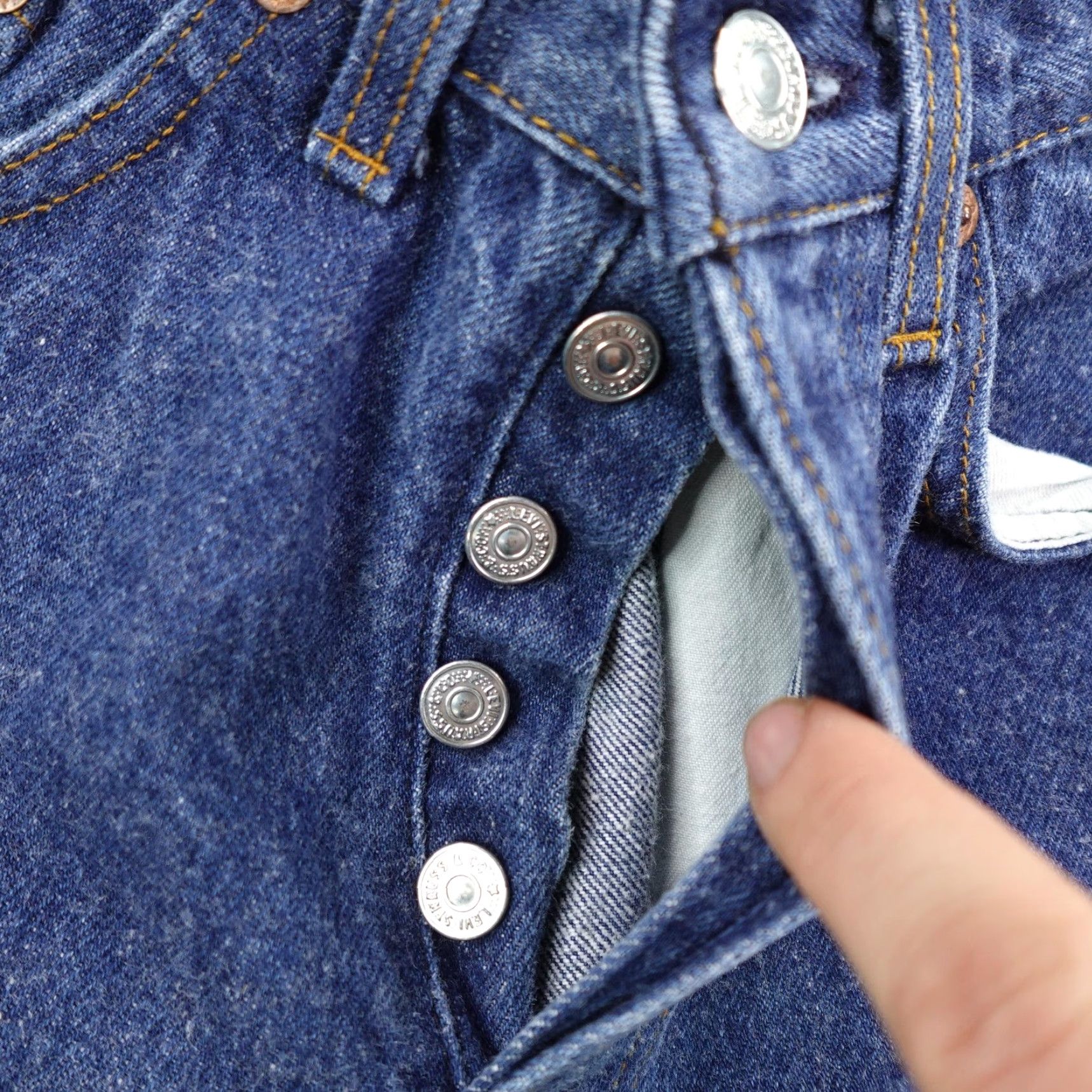 Levi's Vintage Levi's Jeans Women 5 Blue Denim Wash'em Hot Tag Button Fly 26501 0116 80s Size 27" / US 4 / IT 40 - 4 Thumbnail