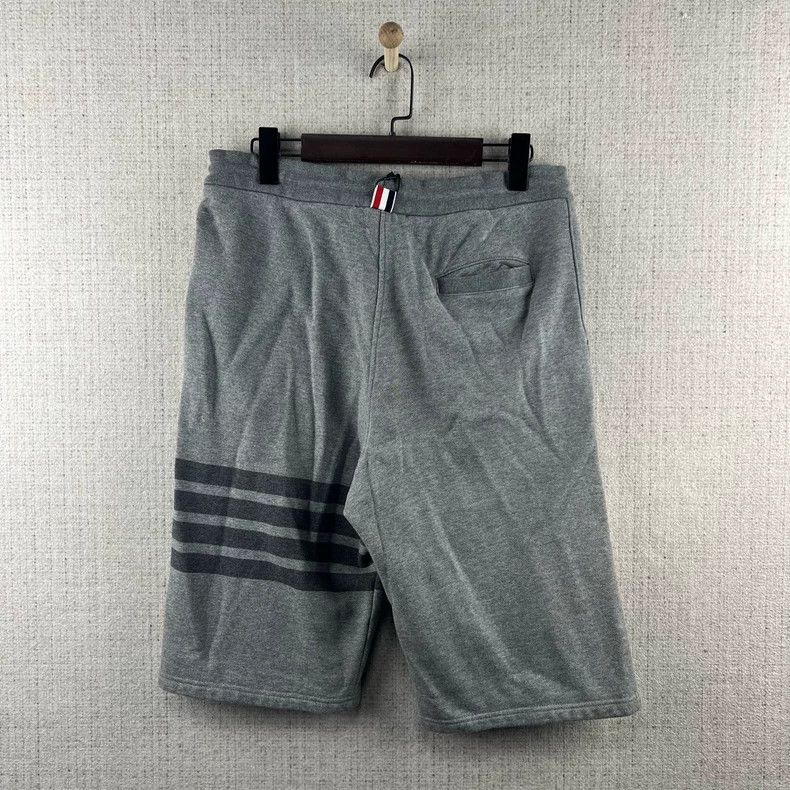 Thom Browne Thom Browne size3 Straight striped casual shorts Size US 27 - 2 Thumbnail