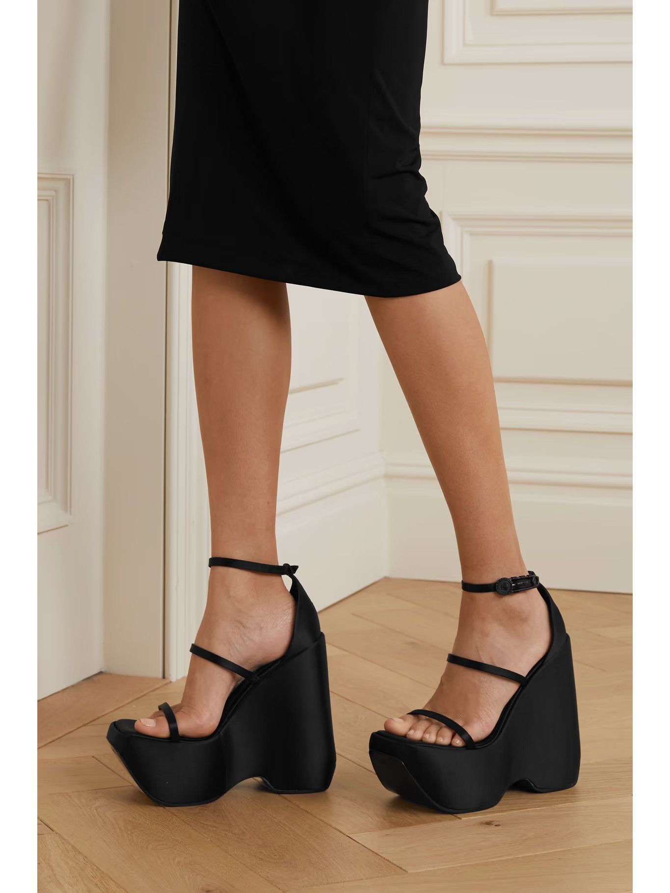Versace o1y0226 Sandals in Black Size US 9.5 / IT 39.5 - 4 Thumbnail