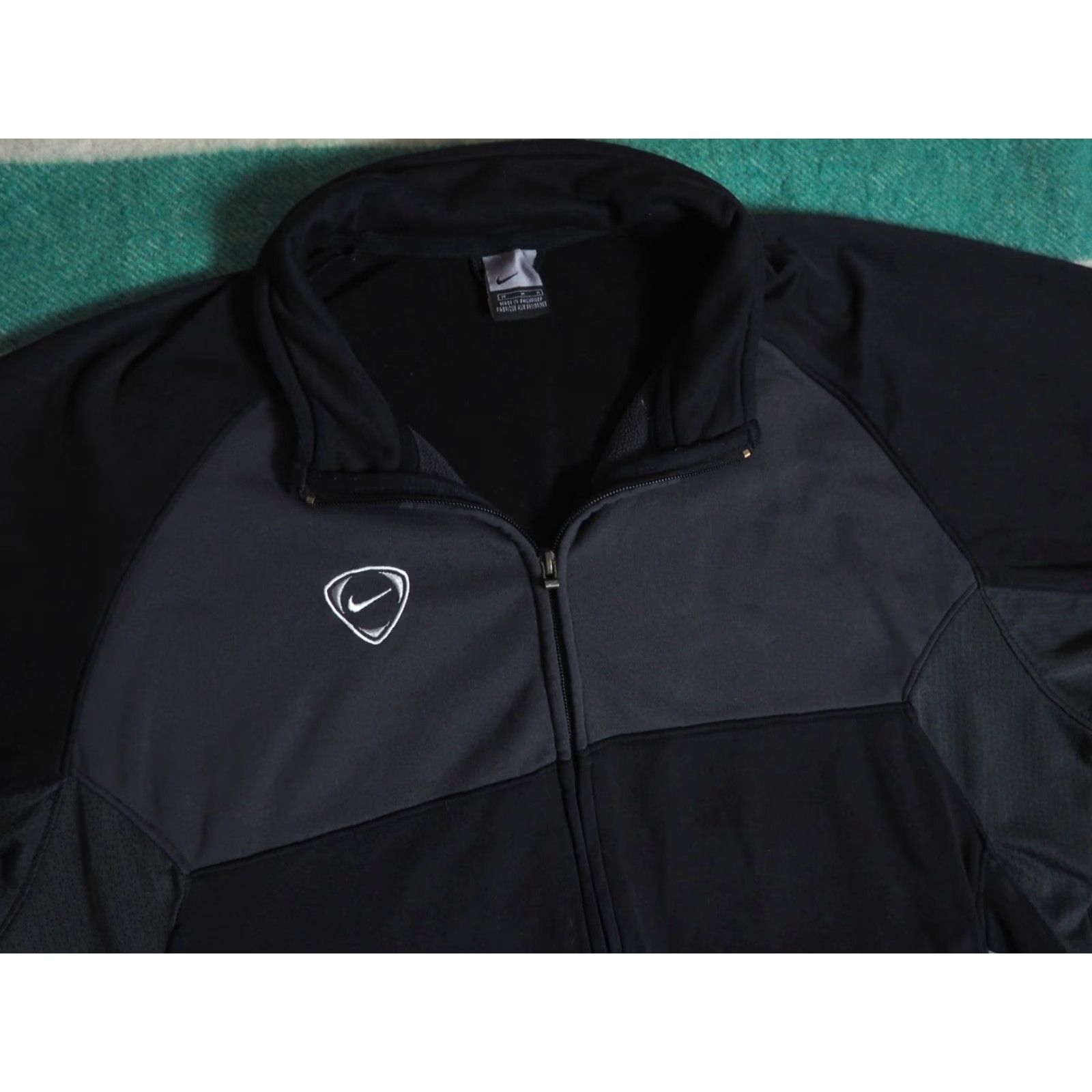Nike VINTAGE Nike Black Gray Full Zip Logo Swoosh Check Softshell Jacket Mens M Size US M / EU 48-50 / 2 - 4 Thumbnail