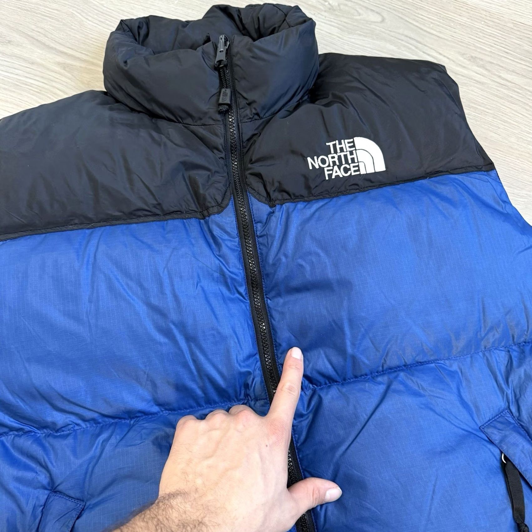 The North Face VINTAGE The North Face Nuptse 700 Down Vest XL Blue 90s Puffer Men Mens Size US XL / EU 56 / 4 - 7 Thumbnail