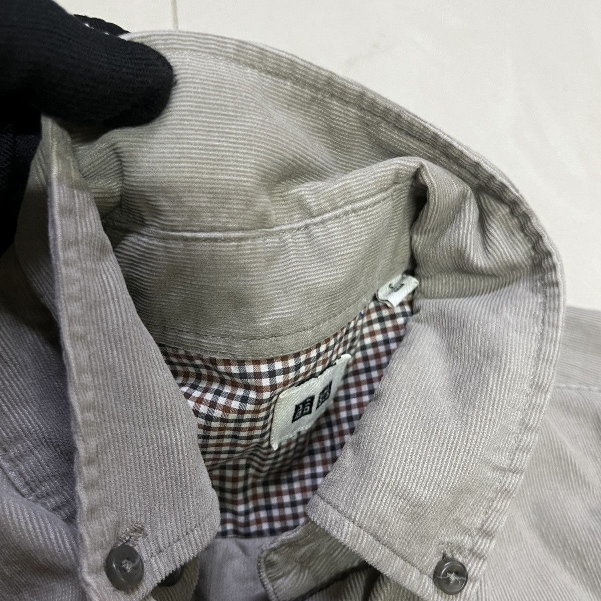 Uniqlo Uniqlo Light Corduroy Button Up Shirt Size US S / EU 44-46 / 1 - 9 Thumbnail