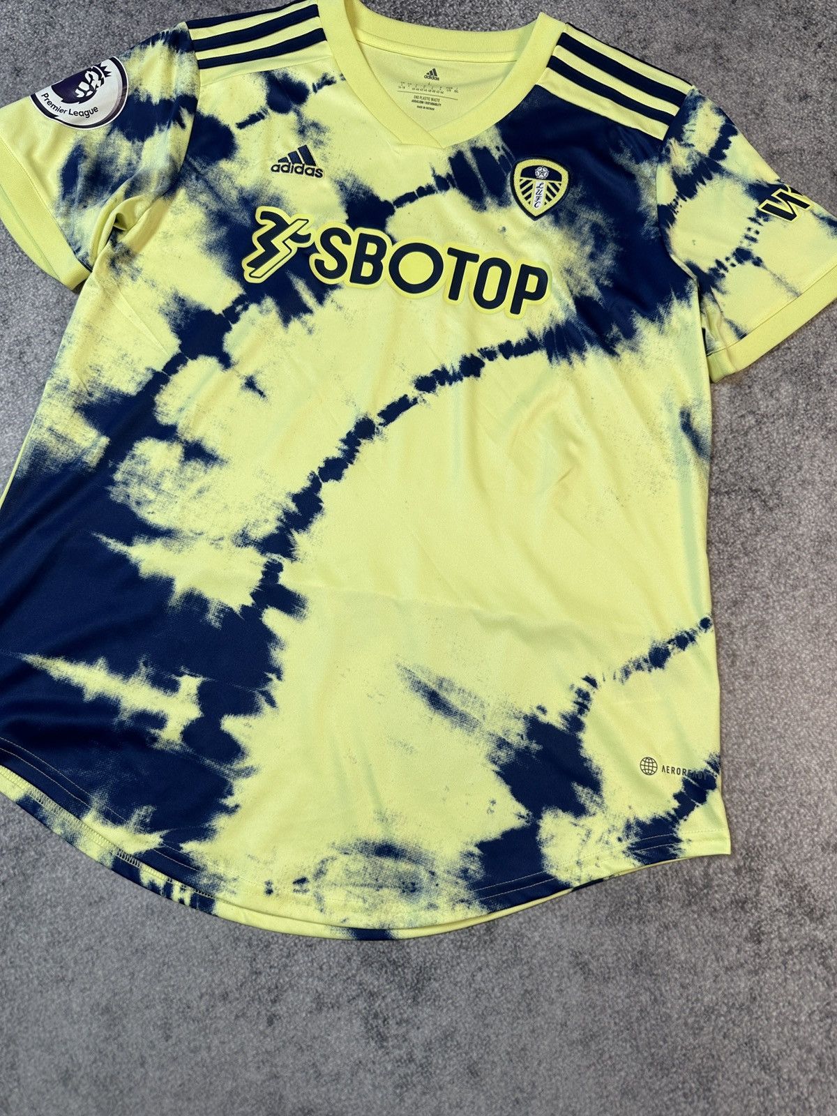 Adidas Adidas Leeds United Soccer Jersey Blokecore L 22/23 Rare Size US L / EU 52-54 / 3 - 4 Thumbnail