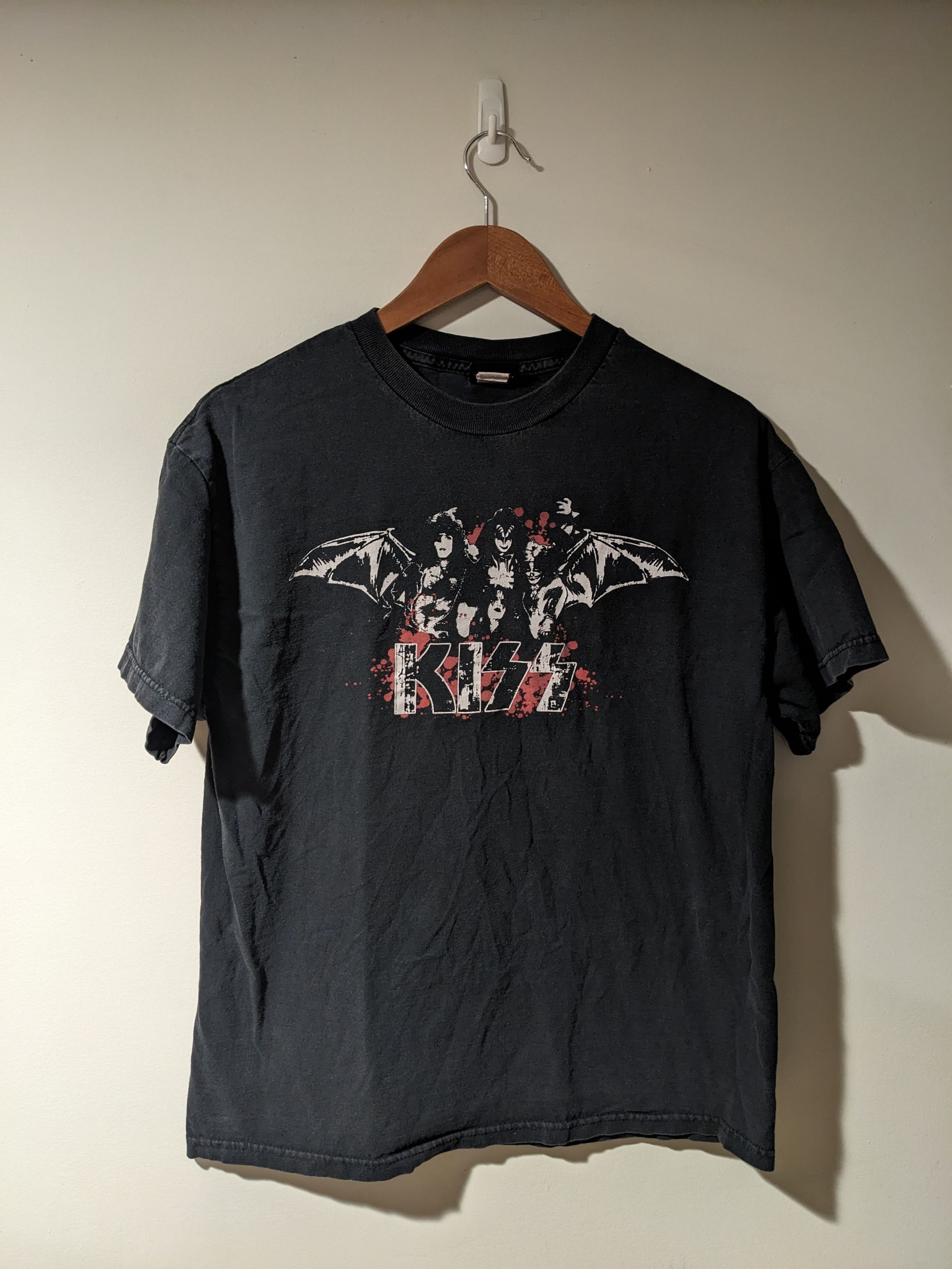 KISS × Vintage Vintage Y2K Kiss Band Tour Wings Center Logo Large T-Shirt Size US L / EU 52-54 / 3 - 1 Thumbnail