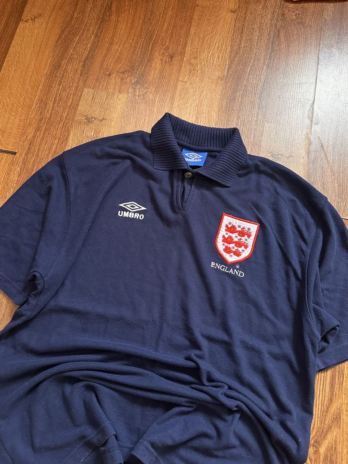 Umbro Vintage Umbro England National Team Navy Polo Jersey Y2K Size US L / EU 52-54 / 3 - 2 Thumbnail