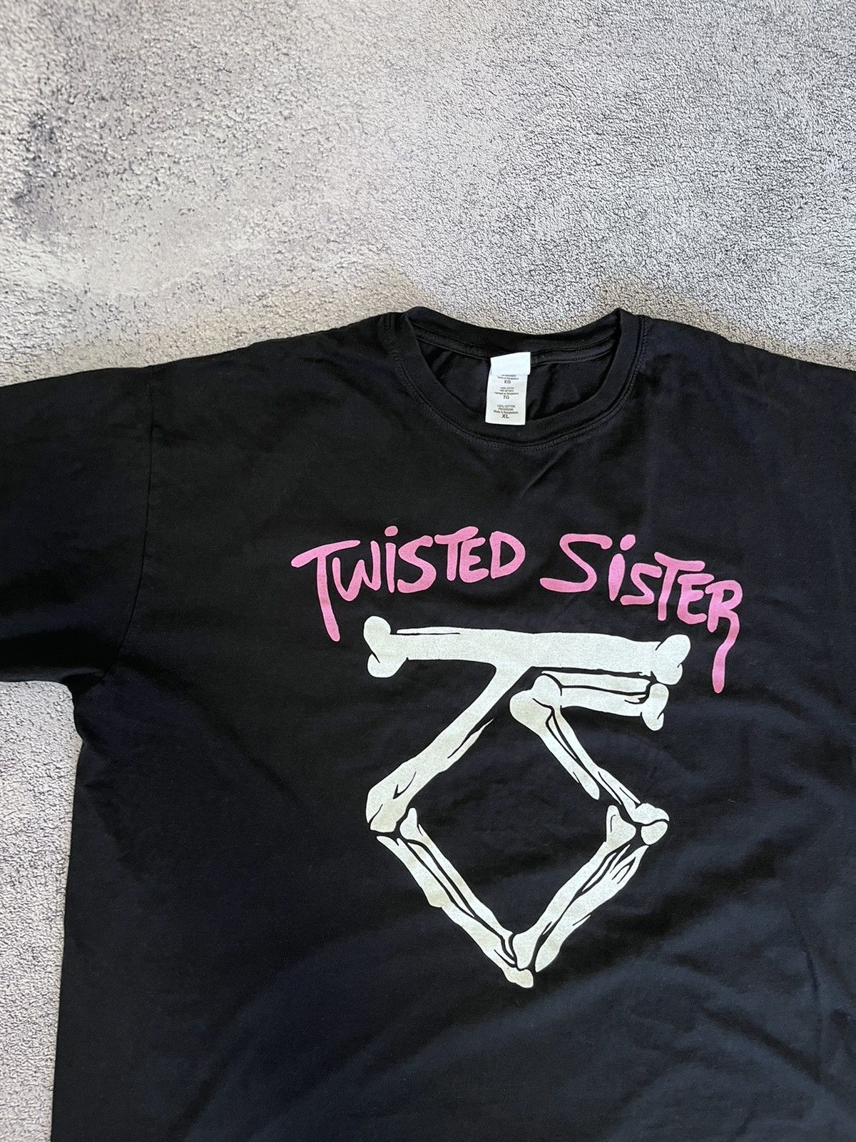 Band Tees Gildan Men’s T- Shirt Vintage Twisted Sister 2008 Big Logo Size US XL / EU 56 / 4 - 2 Thumbnail