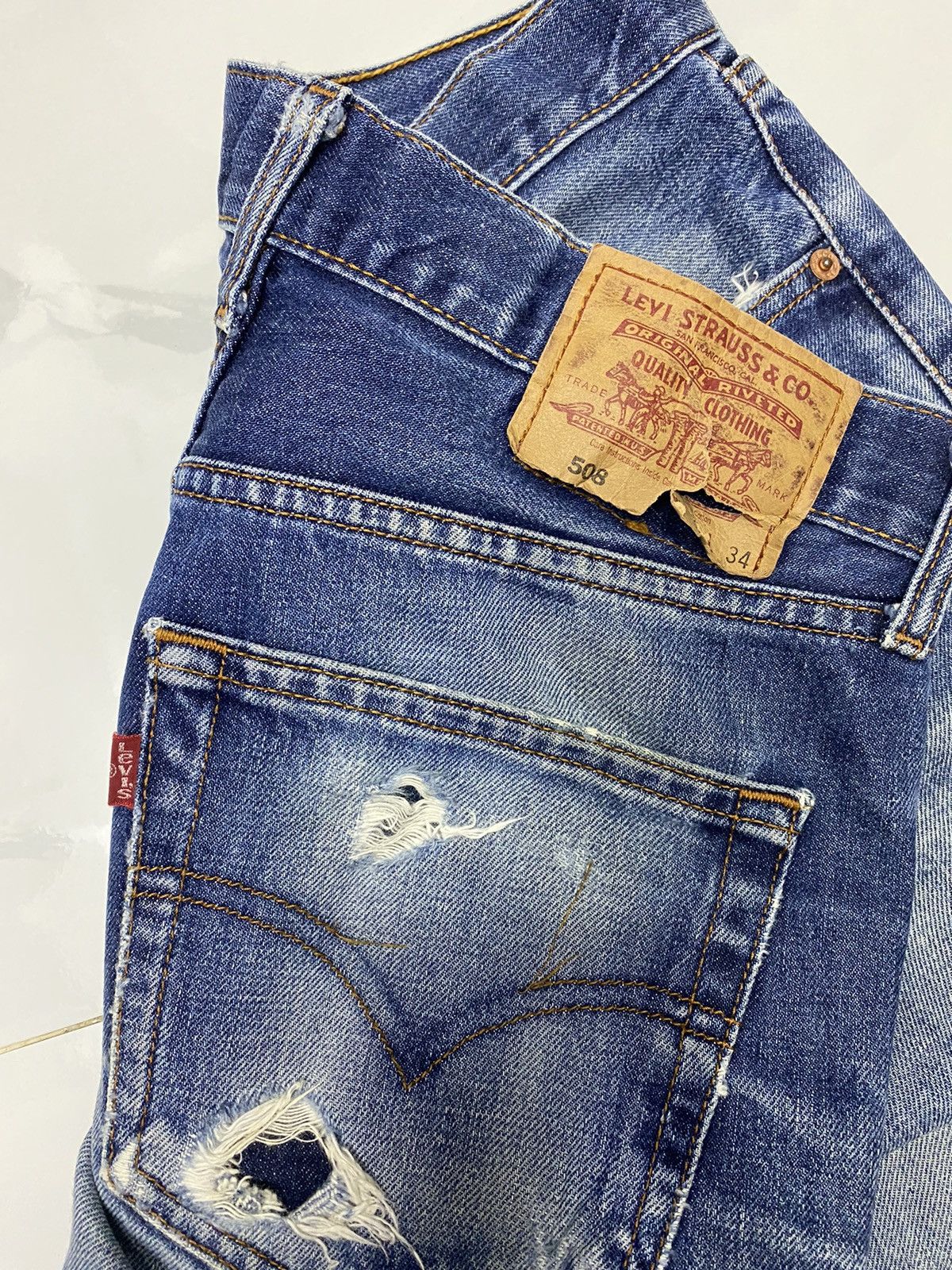 Levi's 🔥VINTAGE LEVIS 508 DISTRESSED DENIM JEANS Size US 33 - 9 Thumbnail