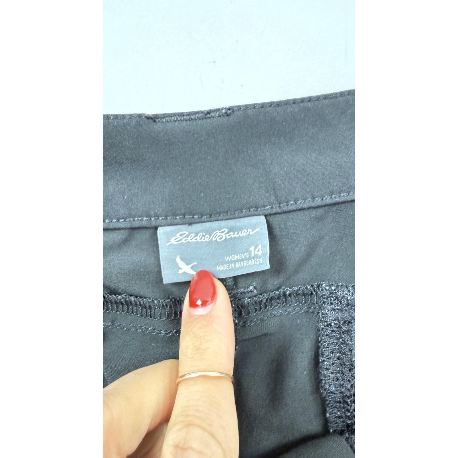 Eddie Bauer Eddie Bauer Shorts Womens 14 Black Stretch Hiking Outdoor Casual Zip Fly Travel Size 36" / US 14 / IT 50 - 5 Thumbnail