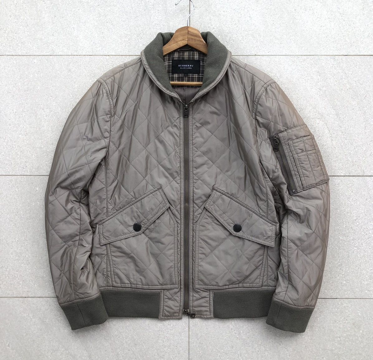 Burberry Burberry Black Label Diamond Quilted Bomber Jacket Size US M / EU 48-50 / 2 - 2 Thumbnail