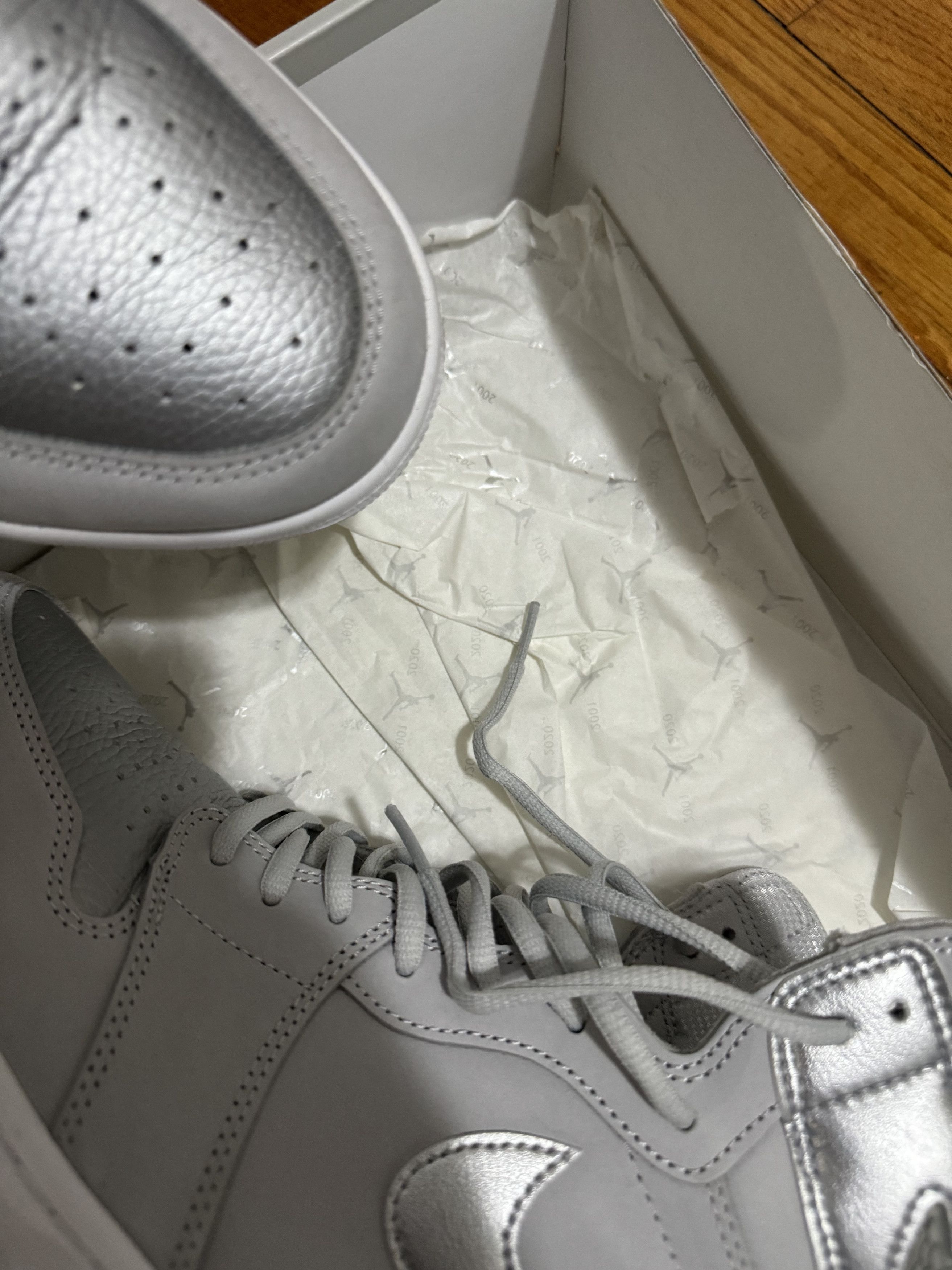Jordan Brand Jordan 1 Anniversary Silver Tokyo CO.JP Size US 14 / EU 47 - 6 Thumbnail
