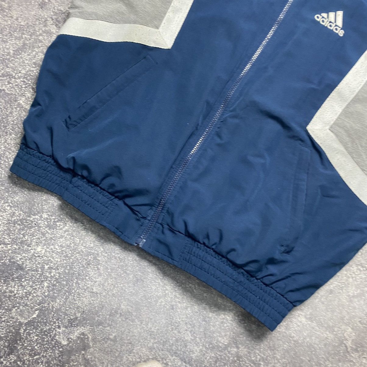 Vintage Vintage 90’s Adidas Small Logo Rare Overprinted Bomber jacke Size US L / EU 52-54 / 3 - 10 Thumbnail