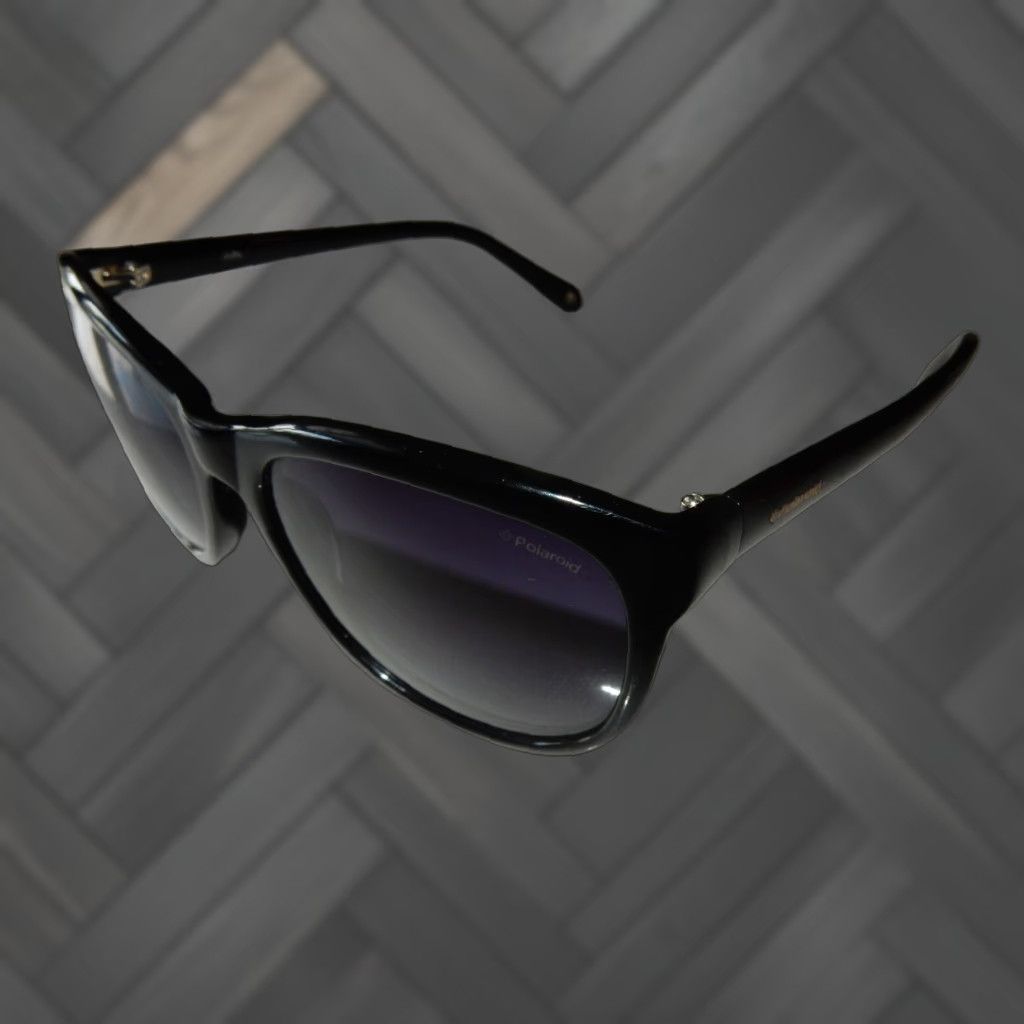 Polaroid VINTAGE Polaroid Sunglasses Women Black Small Scratch-Resistant Retro 1980s Size ONE SIZE - 1 Thumbnail