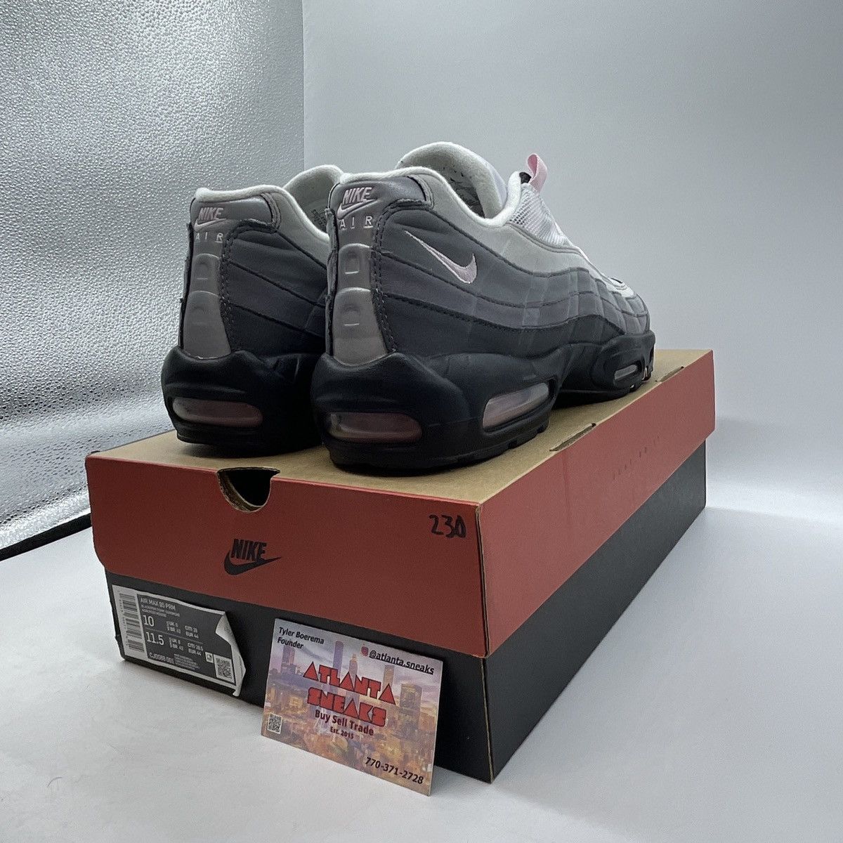 Nike Air max 95 pink foam Size US 10 / EU 43 - 5 Thumbnail