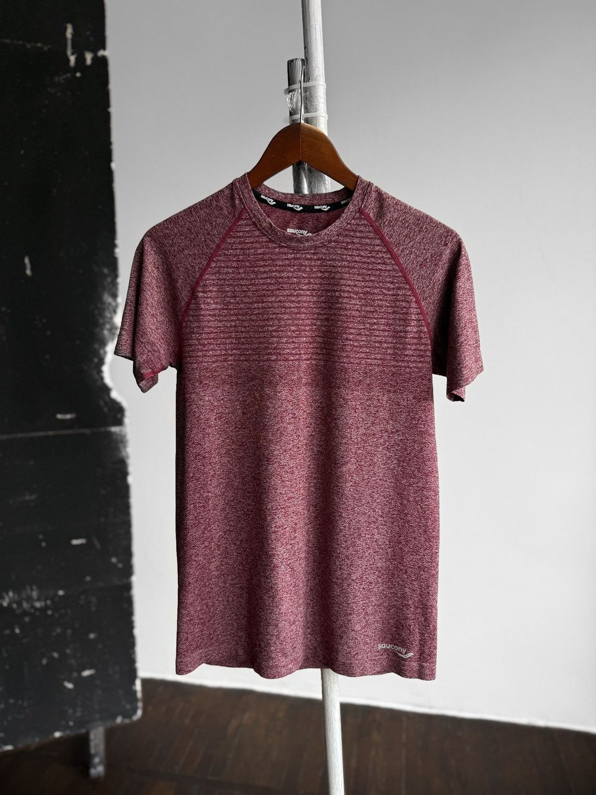 Saucony Saucony Mens Burgundy Heathered Running Training T-Shirt Size US S / EU 44-46 / 1 - 1 Thumbnail