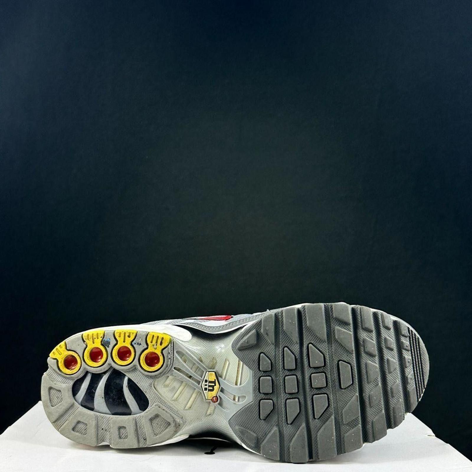 Nike Nike Air Max Plus “Wolf Grey / University Red” — US 7.5 Size US 7.5 / IT 37.5 - 3 Thumbnail