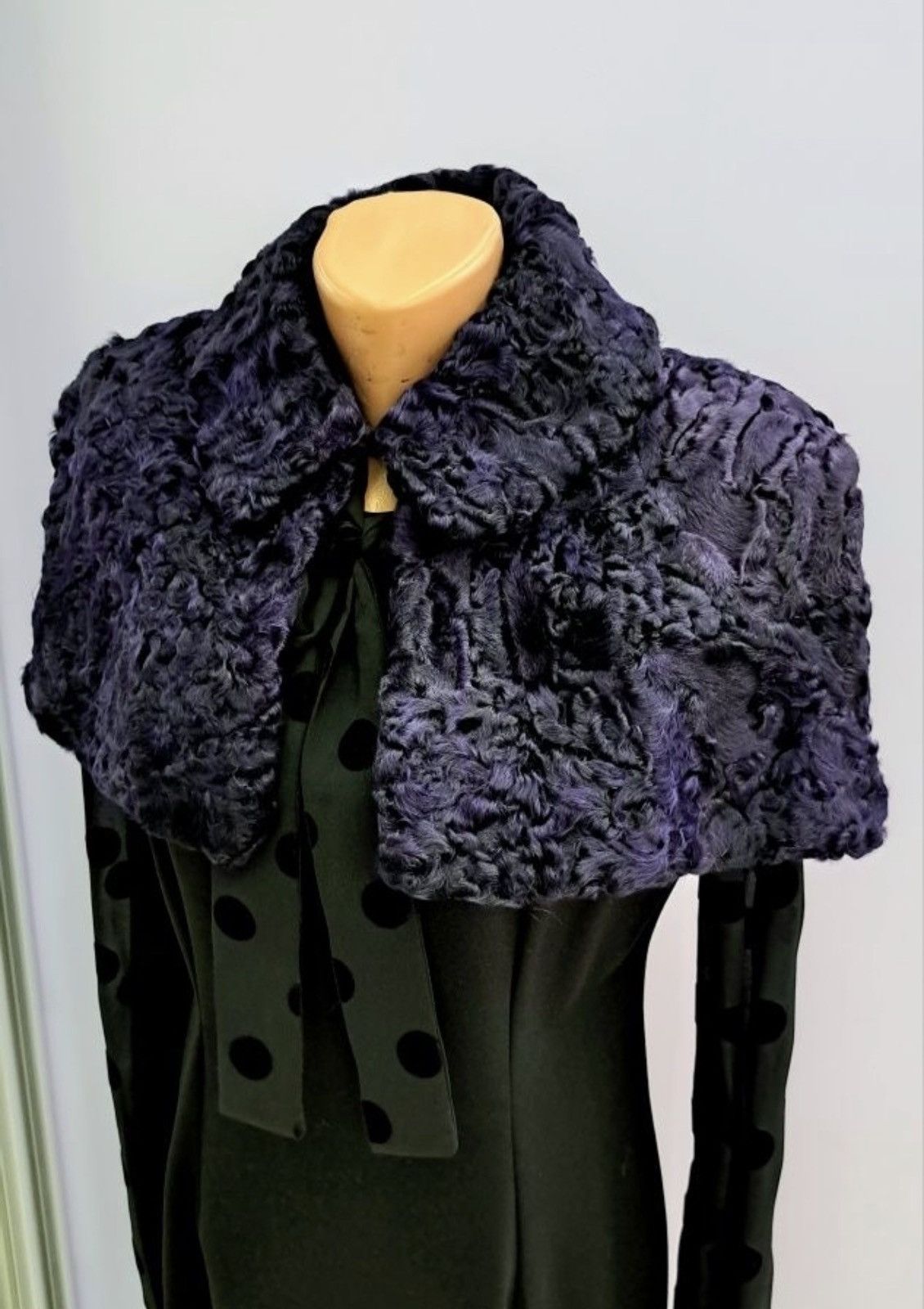 Prada PRADA Purple Fur Bolero Jacket Vintage runway sheepskin Size M / US 6-8 / IT 42-44 - 1 Thumbnail